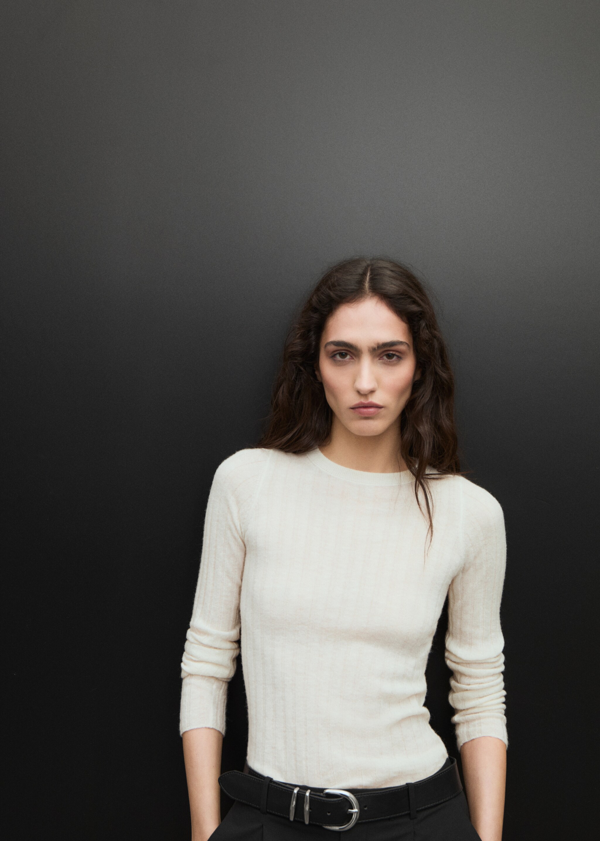 Pull-over maille côtelée col rond - Détail de l'article 7, Blanc cassé. Ref: 87050426-00.