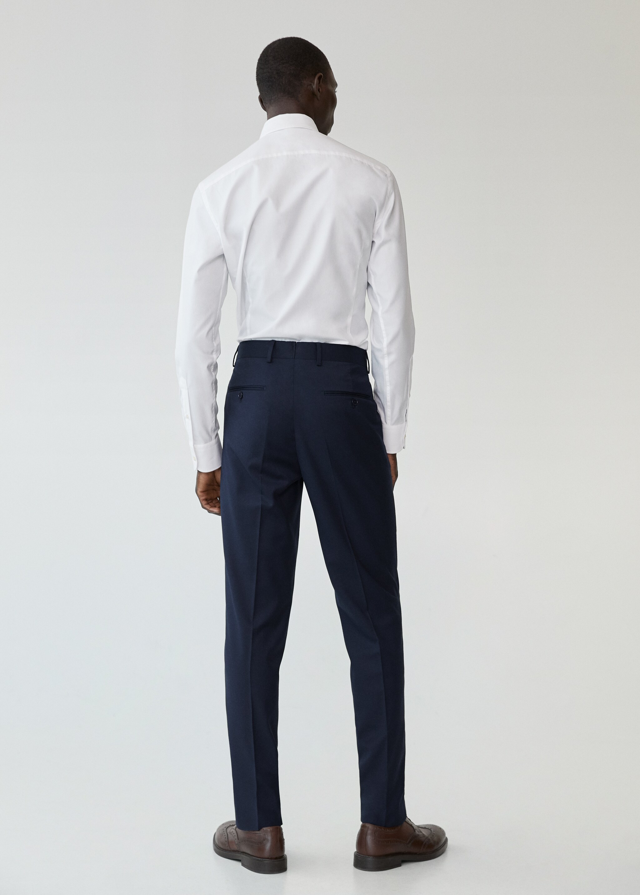 Pantalón traje regular fit microestructura - Reverso del artículo