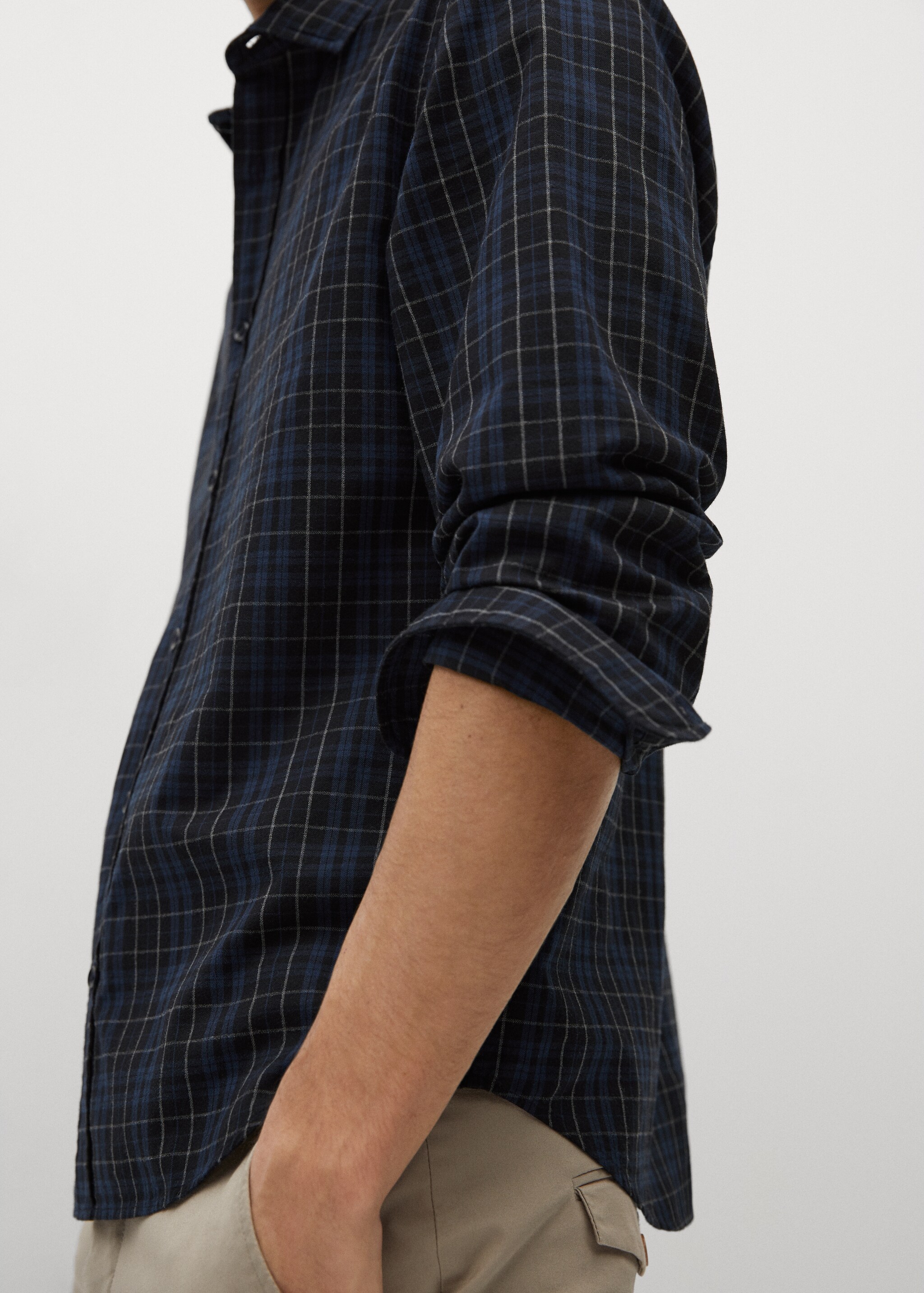 Kariertes Regular Fit-Hemd aus Flanell - Detail des Artikels 1