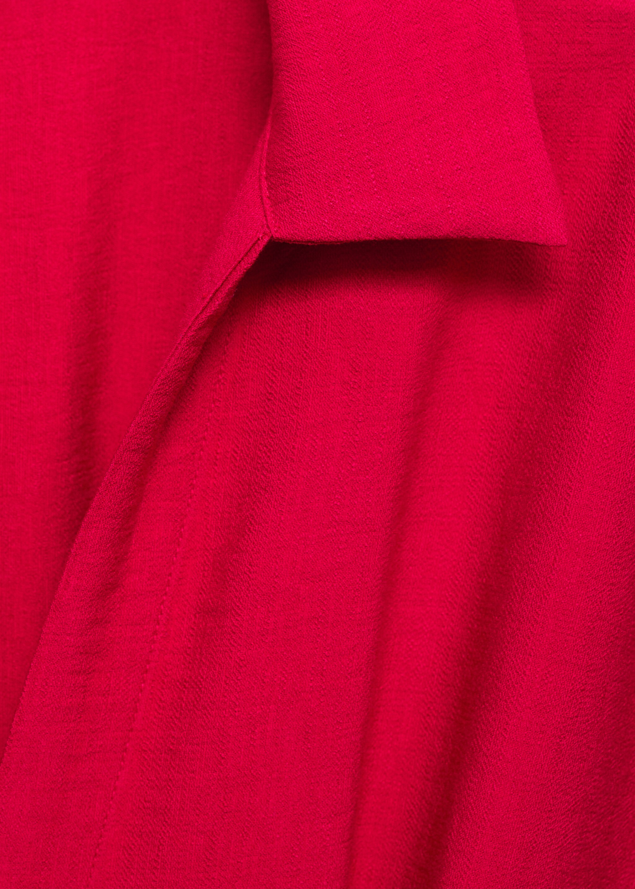 Cotton dress with dart detail - Details of the article 8, Red. Ref: 87050579-00.