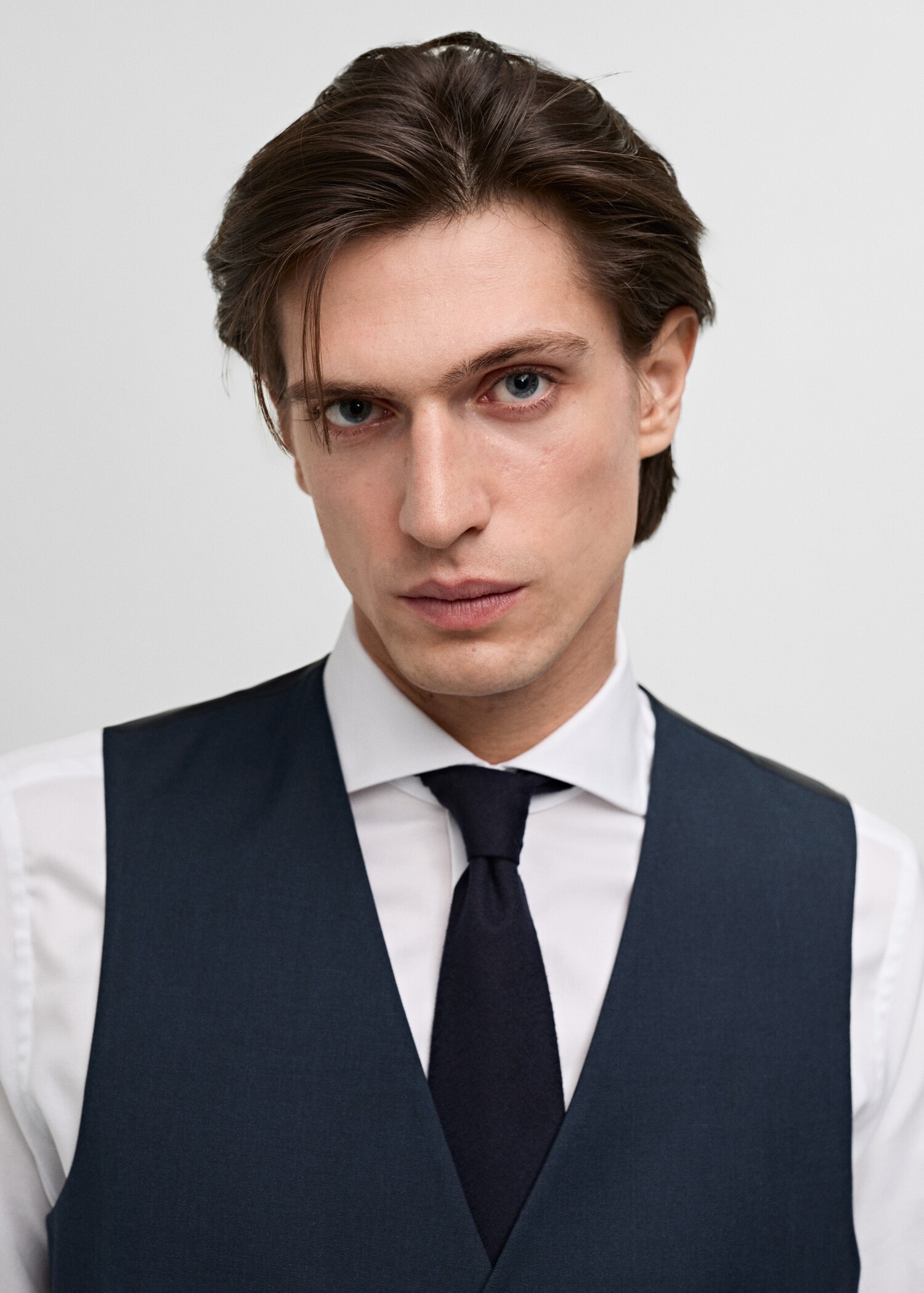 Slim-fit suit waistcoat - Details of the article 1