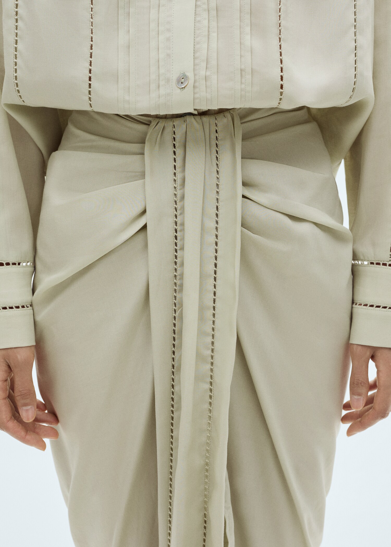 Drapiertes Midi-Kleid - Detail des Artikels 6