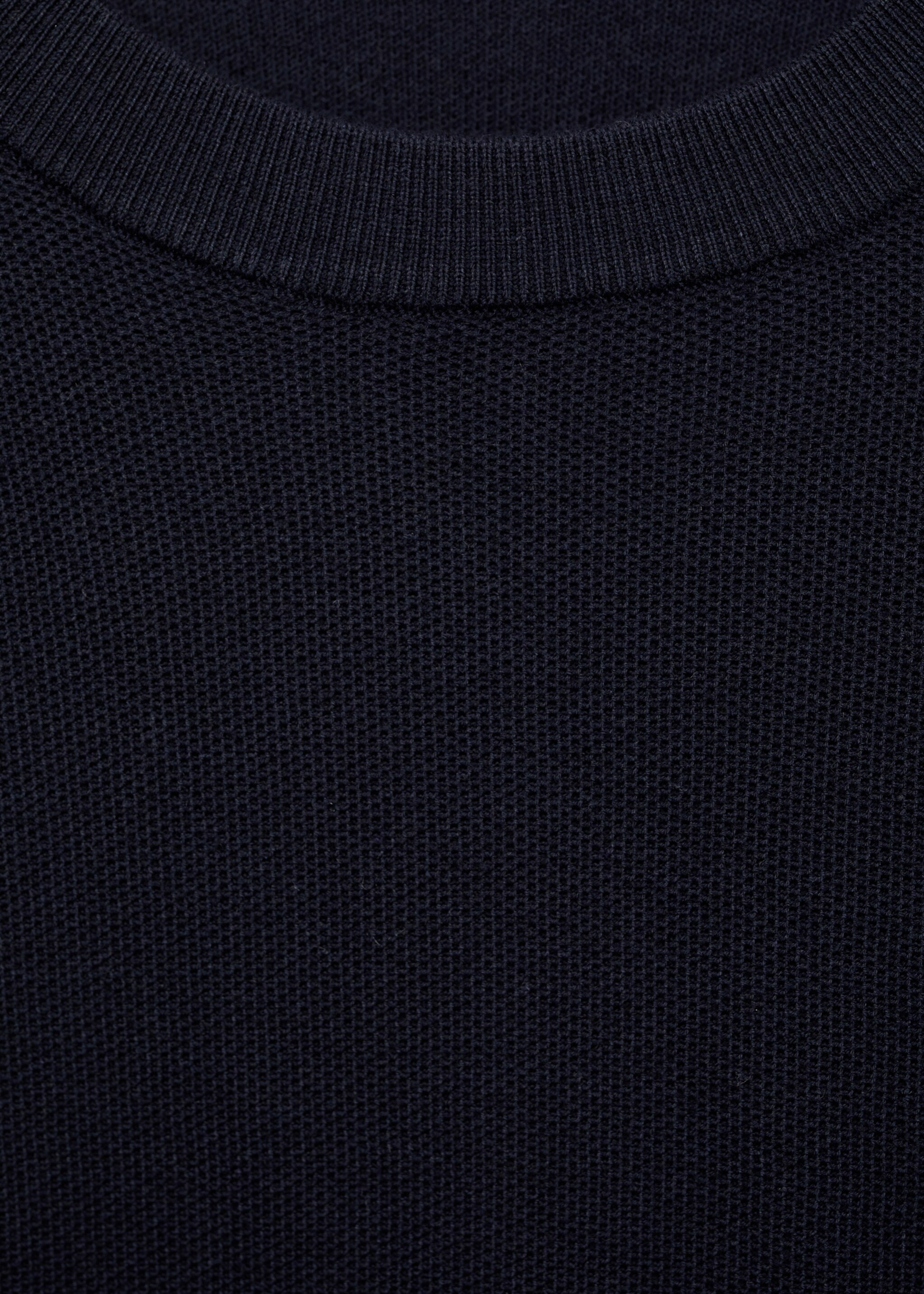 Microstructured cotton knitted sweater - Details of the article 8, Dark Navy. Ref: 87050599-00.