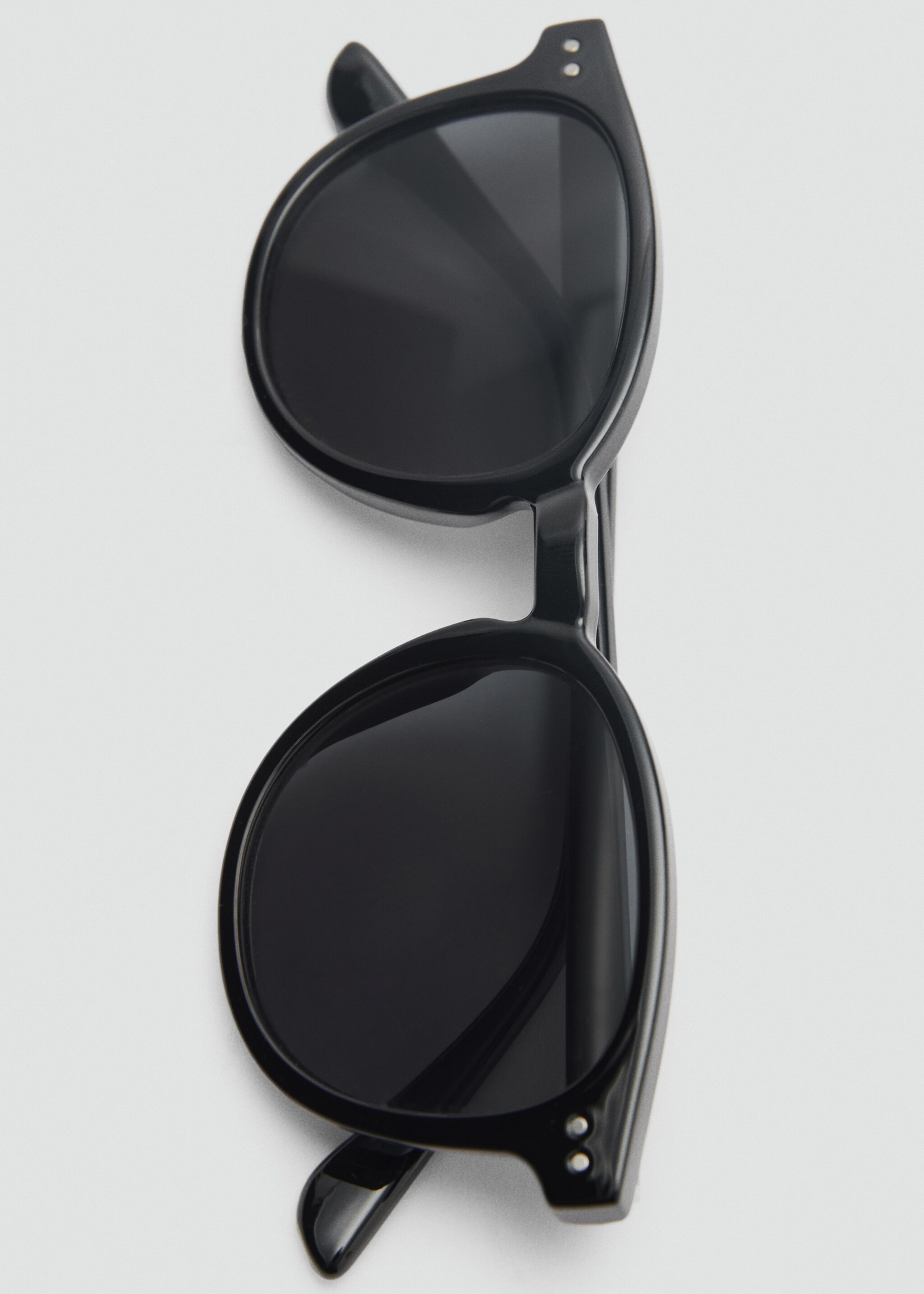 Round-framed sunglasses - Details of the article 2, Black. Ref: 87050606-00.