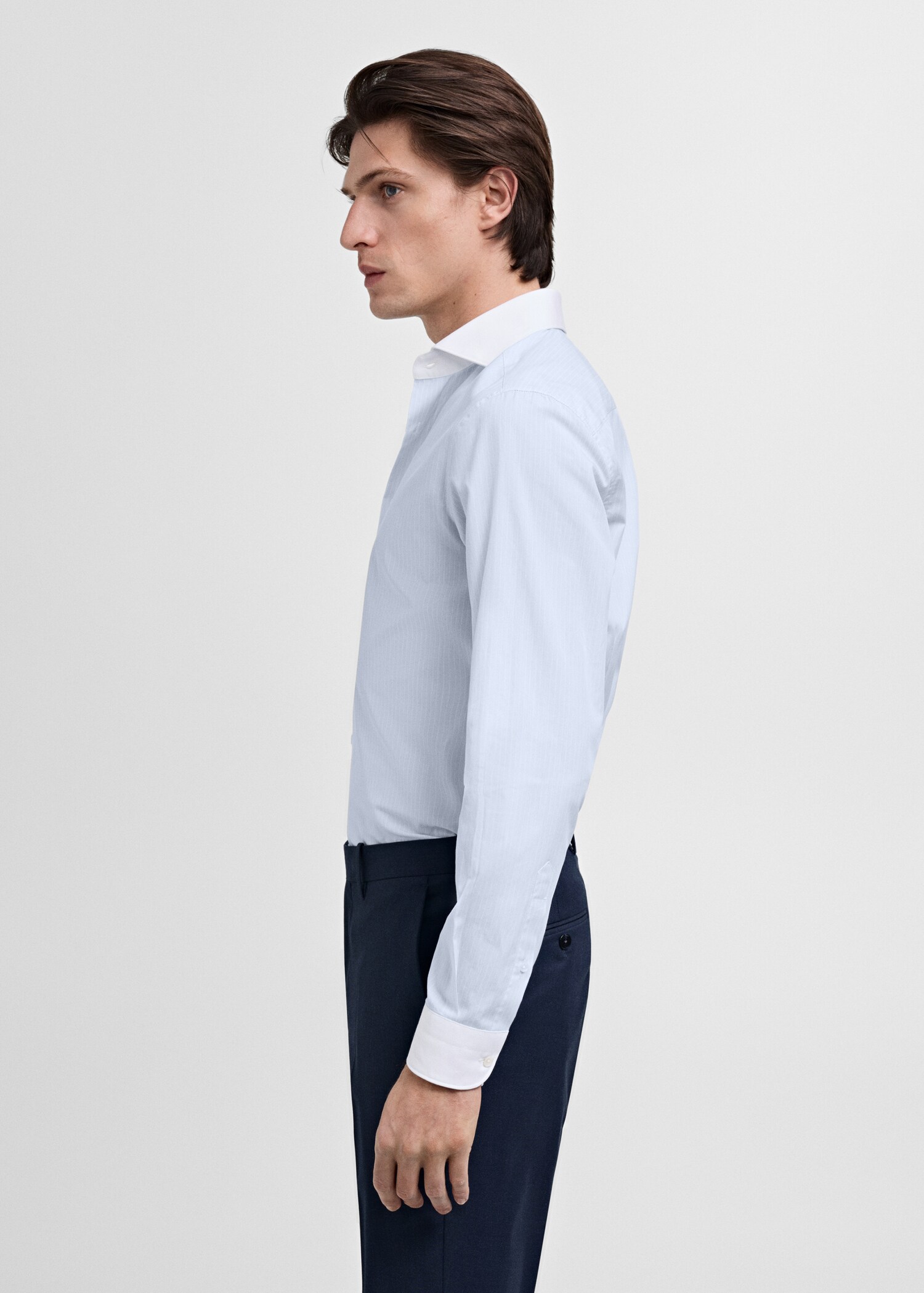 Striped suit shirt with contrasting collar - Details of the article 2