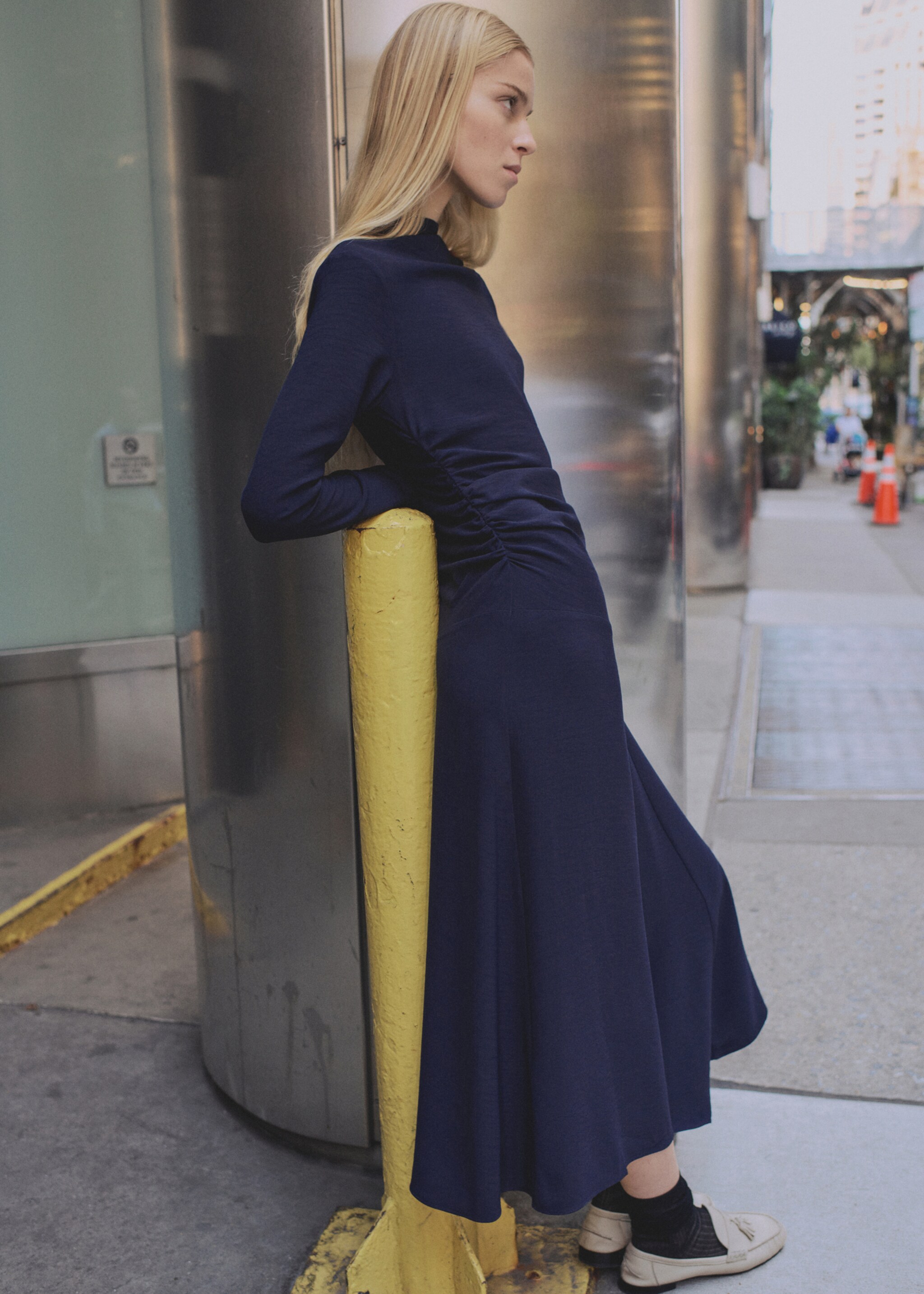 Asymmetrical pleated dress - Reverse of the article, Night Blue. Ref: 87050614-00.