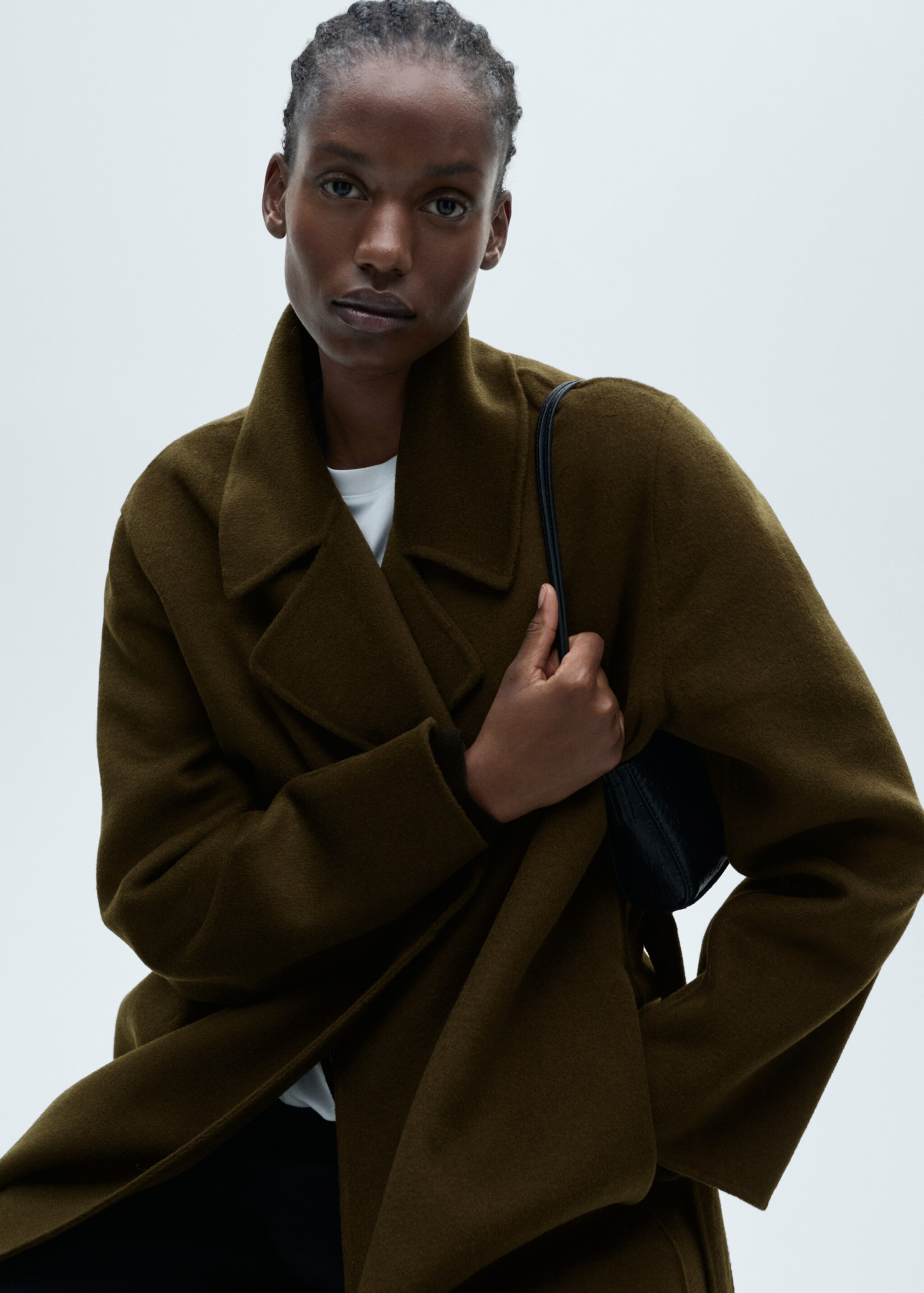 Manteau long fait main avec ceinture - Détail de l'article 4, Kaki. Ref: 87050616-00.