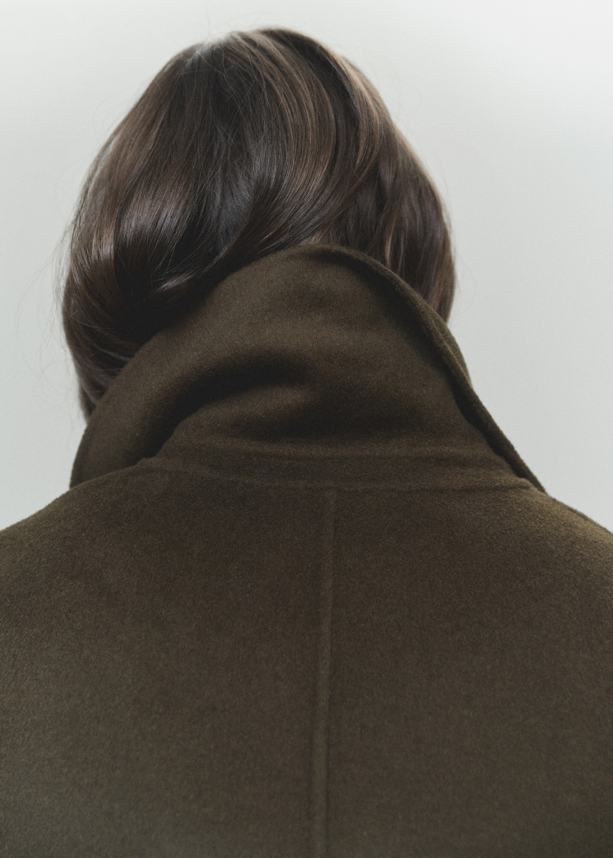 Manteau long fait main avec ceinture - Détail de l'article 7, Kaki. Ref: 87050616-00.