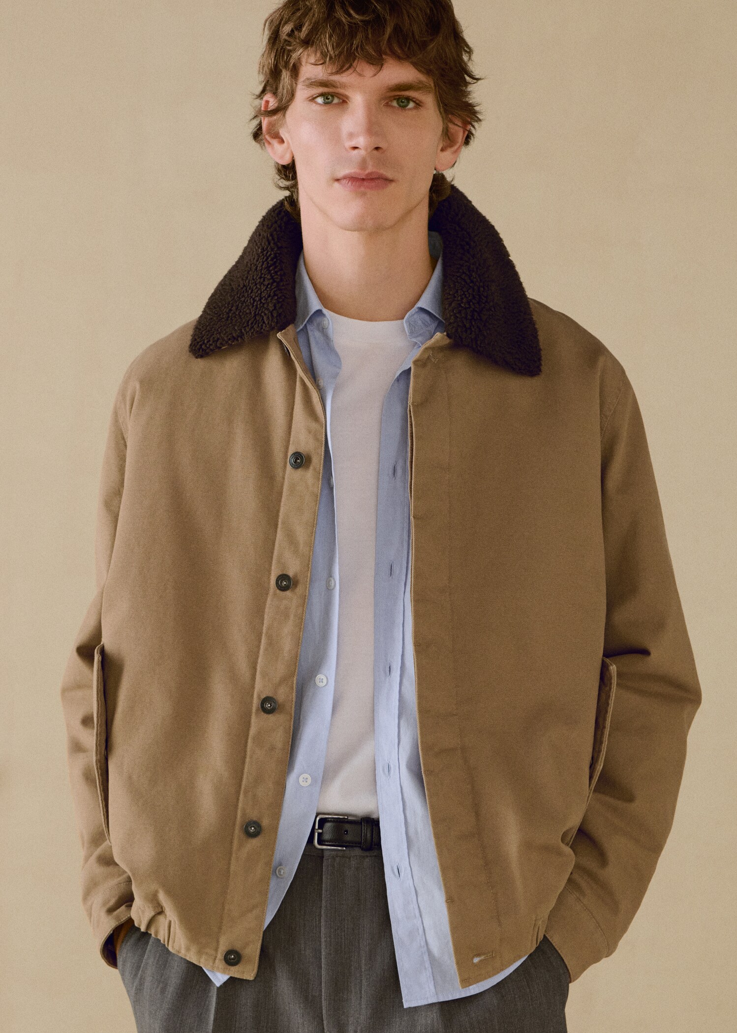 Gesteppte Jacke mit Shearling-Kragen - Detail des Artikels 3