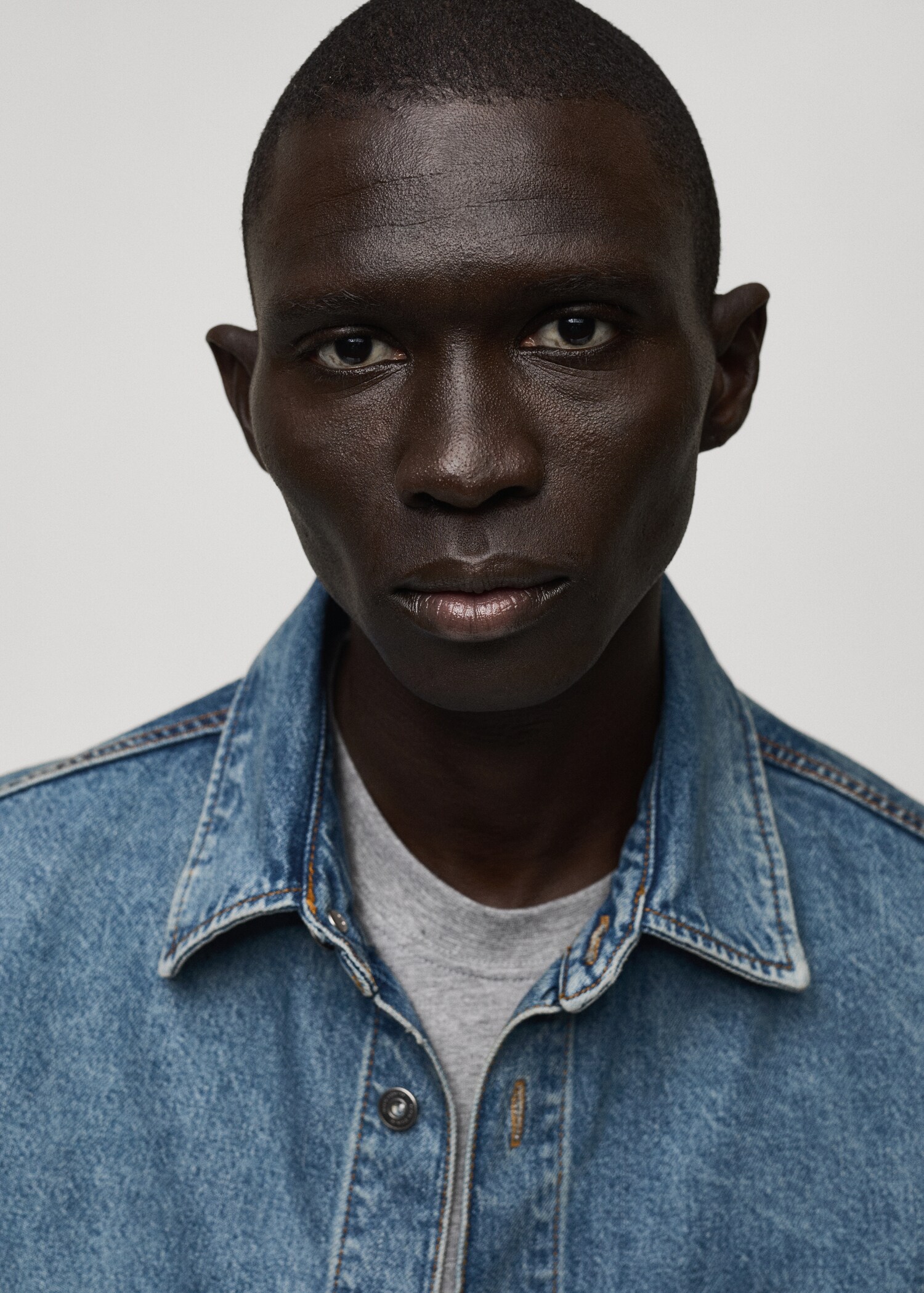 Pocket denim overshirt - Details of the article 1