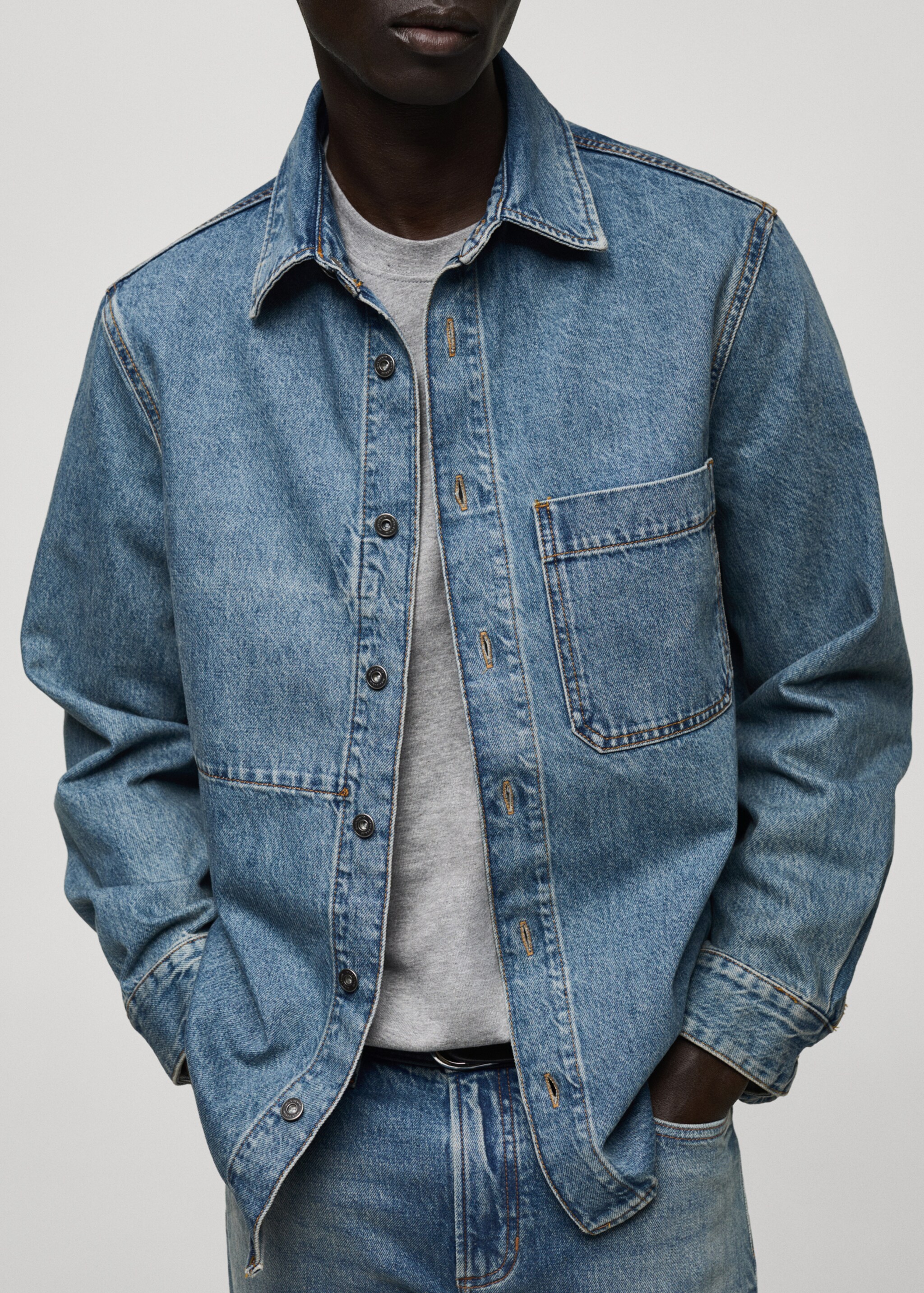 Pocket denim overshirt - Details of the article 6, Medium Blue. Ref: 87050619-00.