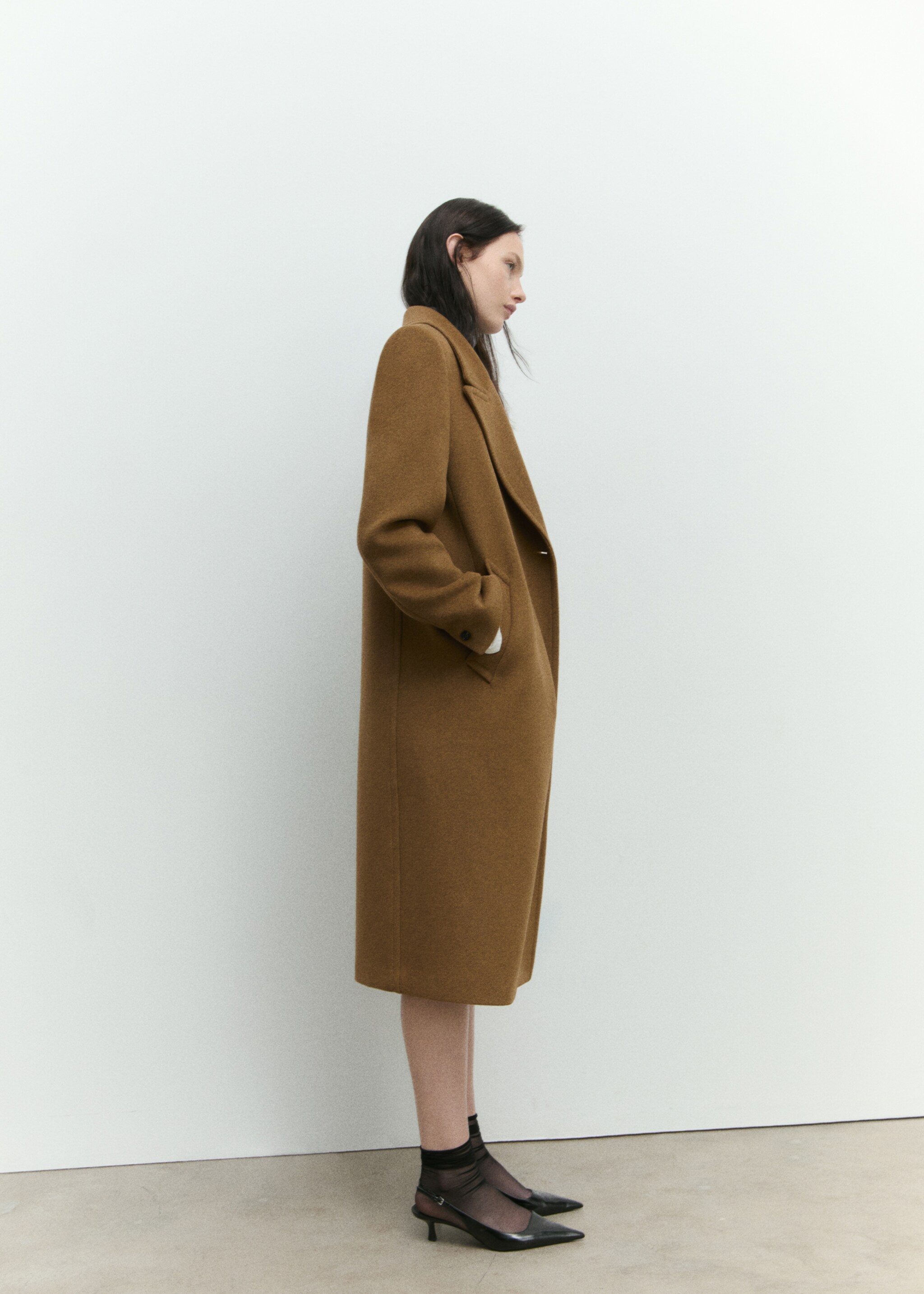 Double-breasted wool coat - Details of the article 7, Ochre. Ref: 87050624-00.