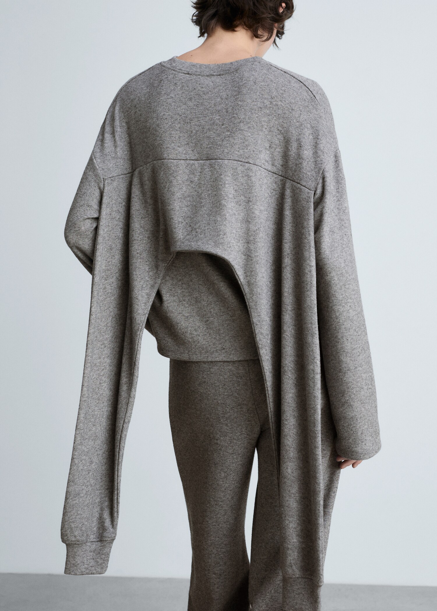 Sweatshirt with decorative sleeve - Reverse of the article