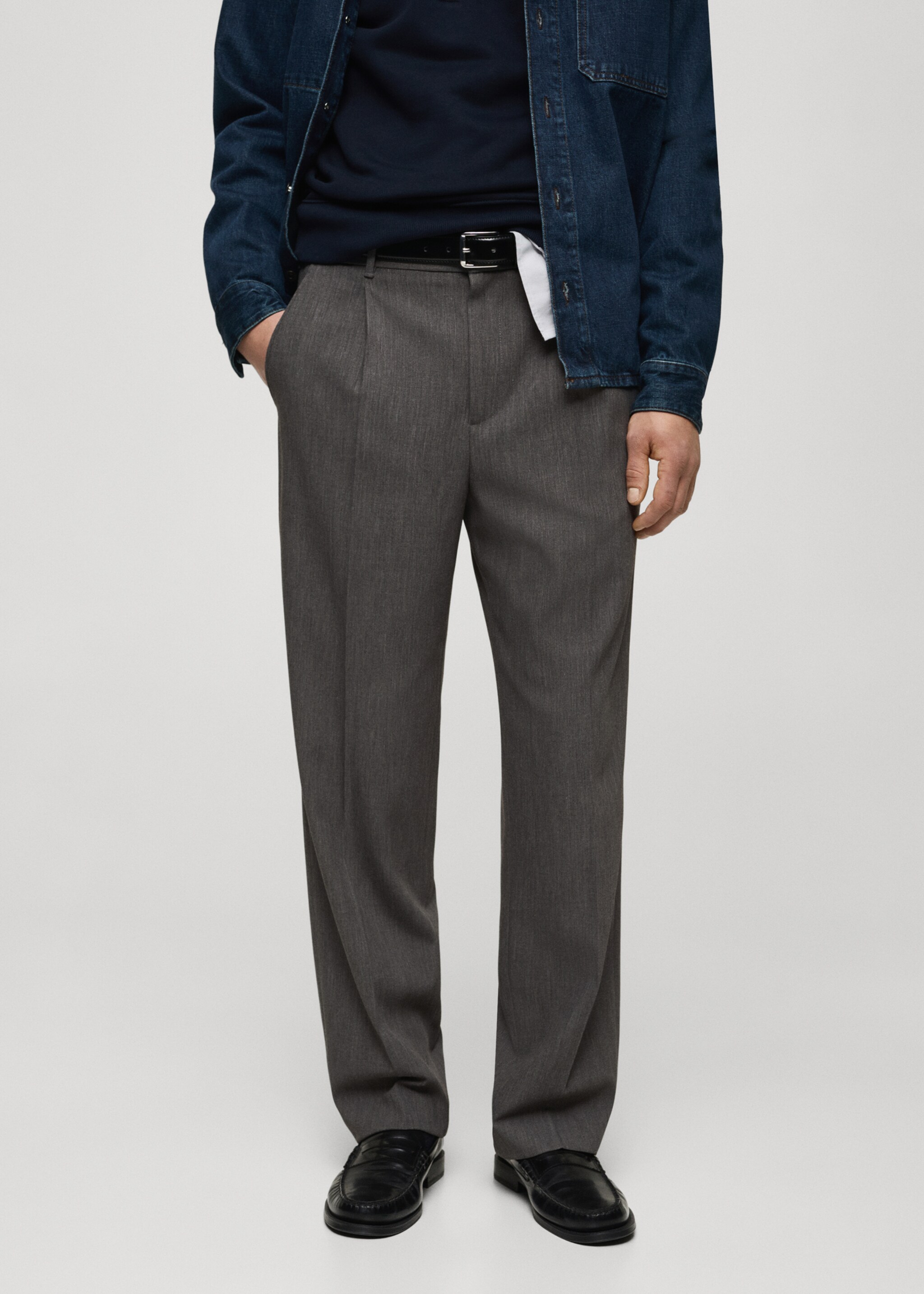 Straight-fit pleated trousers - Medium plane, Grey. Ref: 87050640-00.