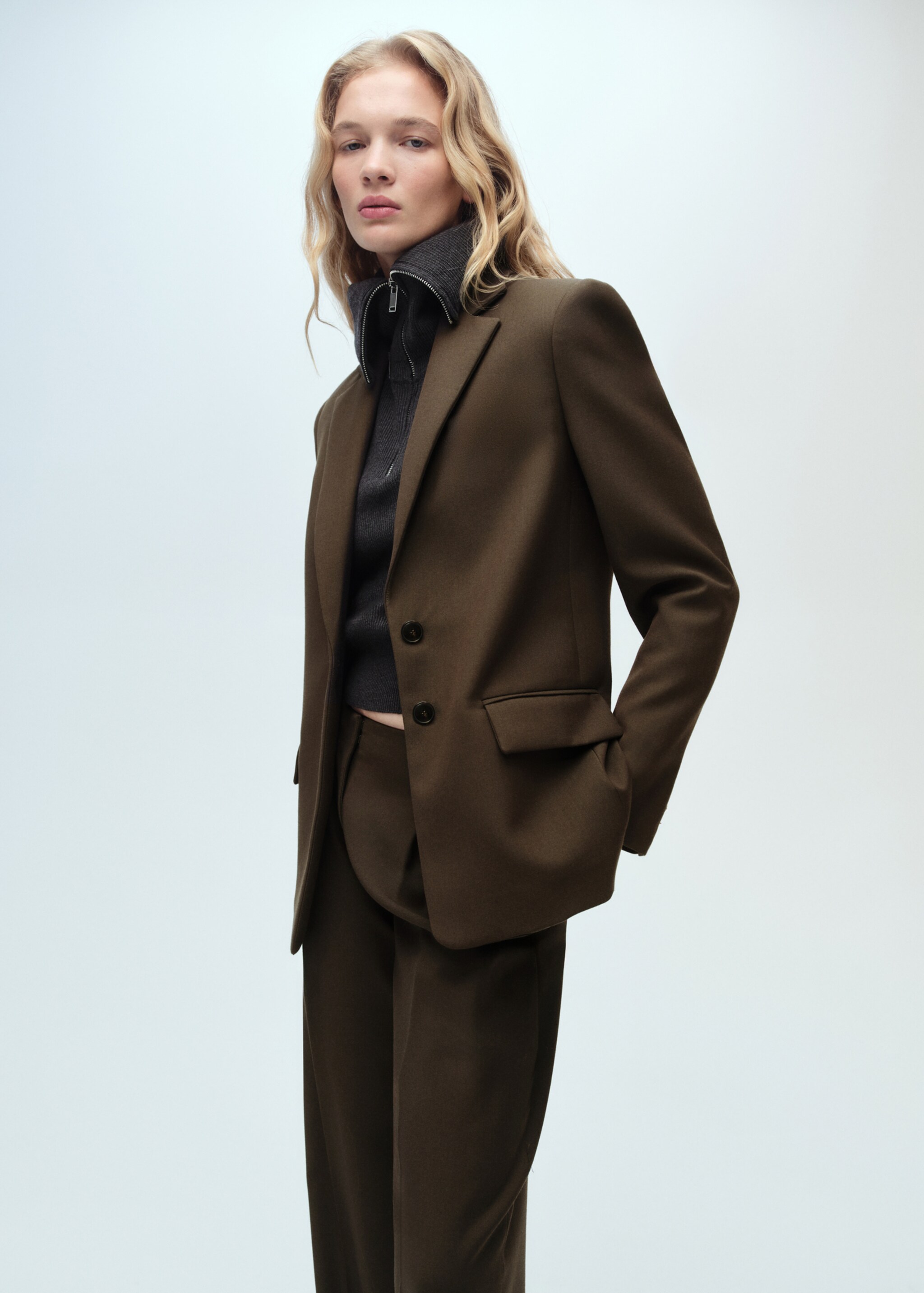 Straight-fit suit blazer - Details of the article 2, Khaki. Ref: 87050654-00.