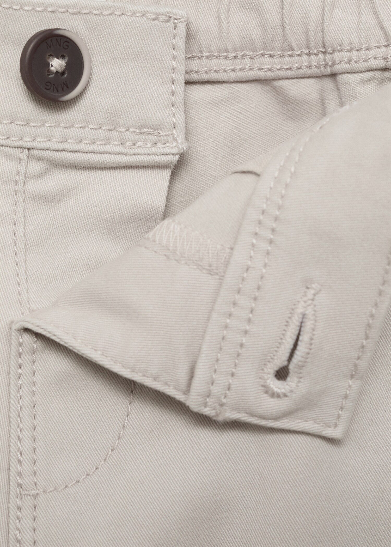 Cargo pants - Details of the article 8