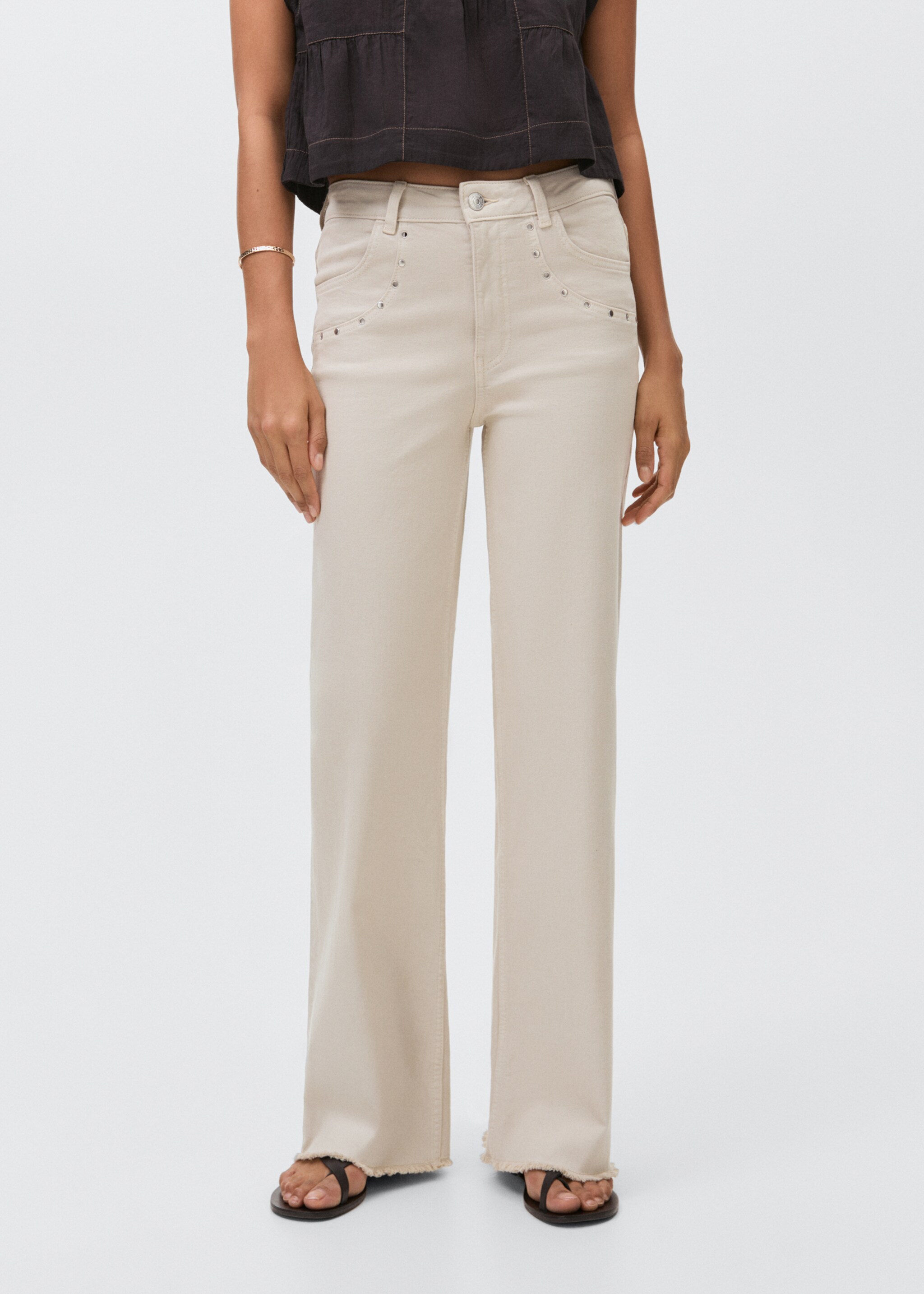 Jean straight-fit clouté - Plan moyen, Gris clair/pastel. Ref: 87051517-00.