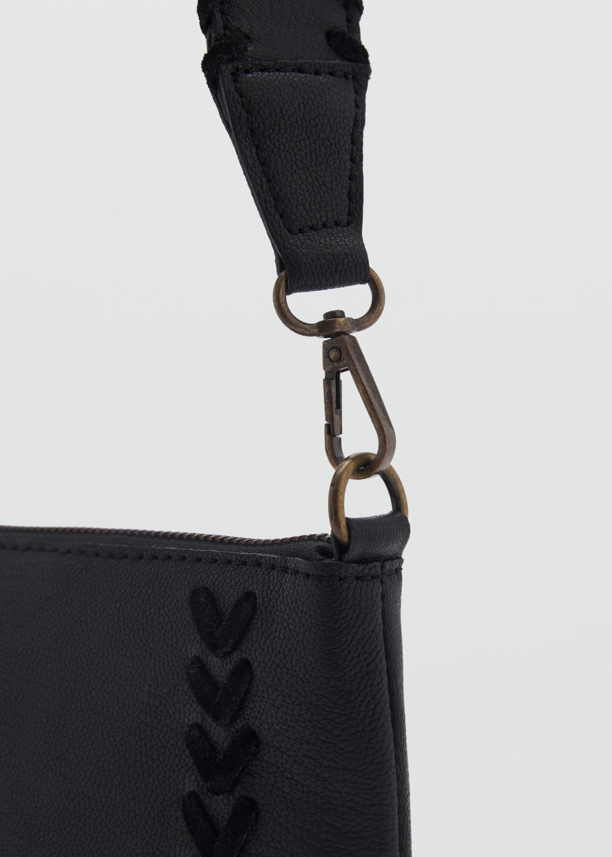 Leather envelope bag - Details of the article 1, Black. Ref: 87051518-00.