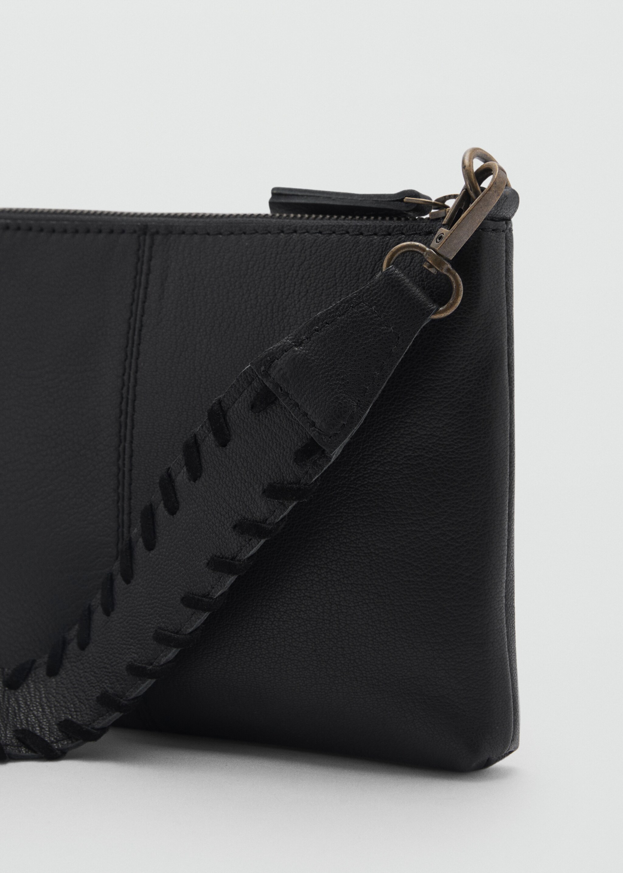 Leather envelope bag - Details of the article 2, Black. Ref: 87051518-00.
