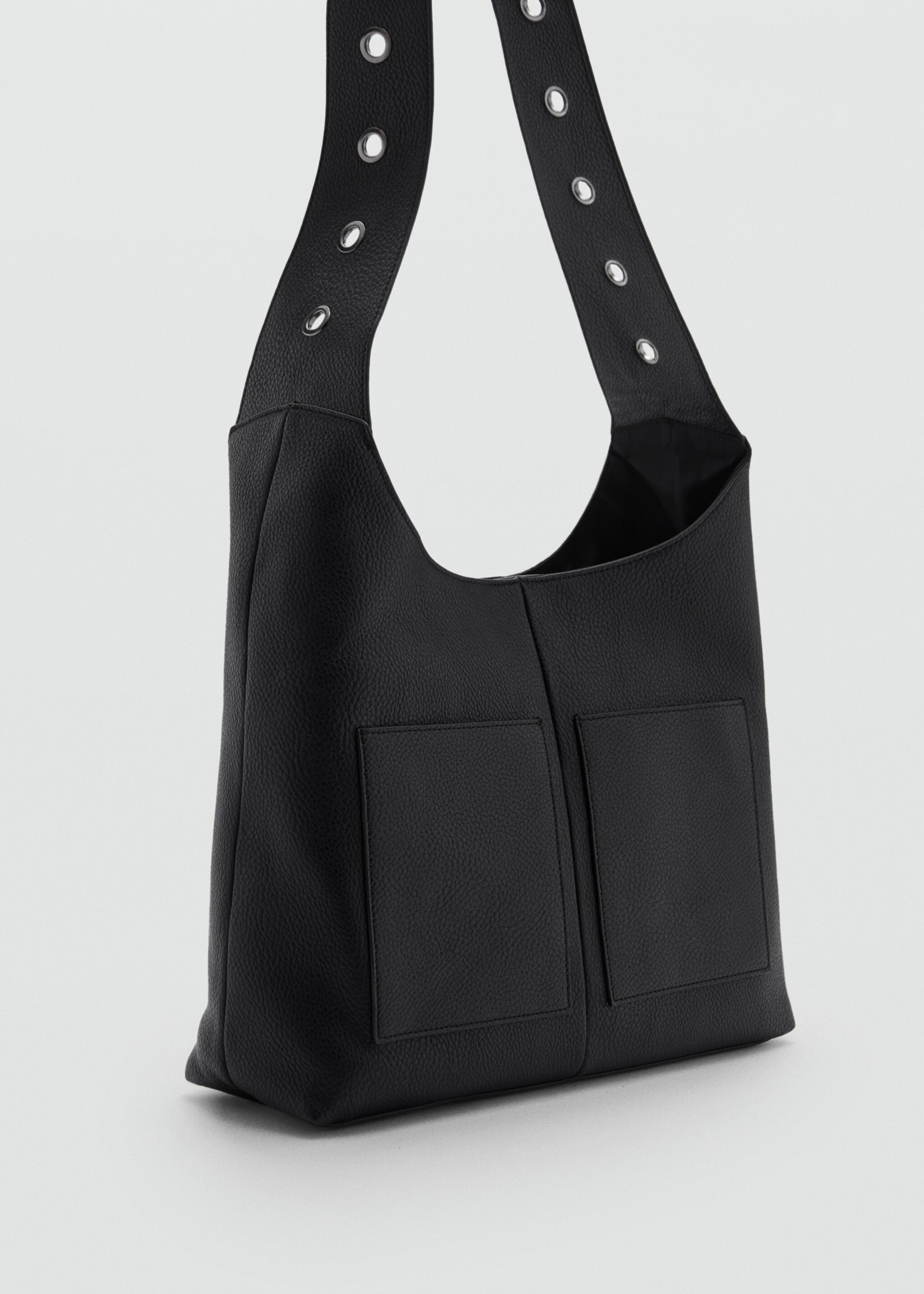 Torebka z ćwiekami i metalową rączką - Plan średni, Czarny. Ref: 87051519-00.