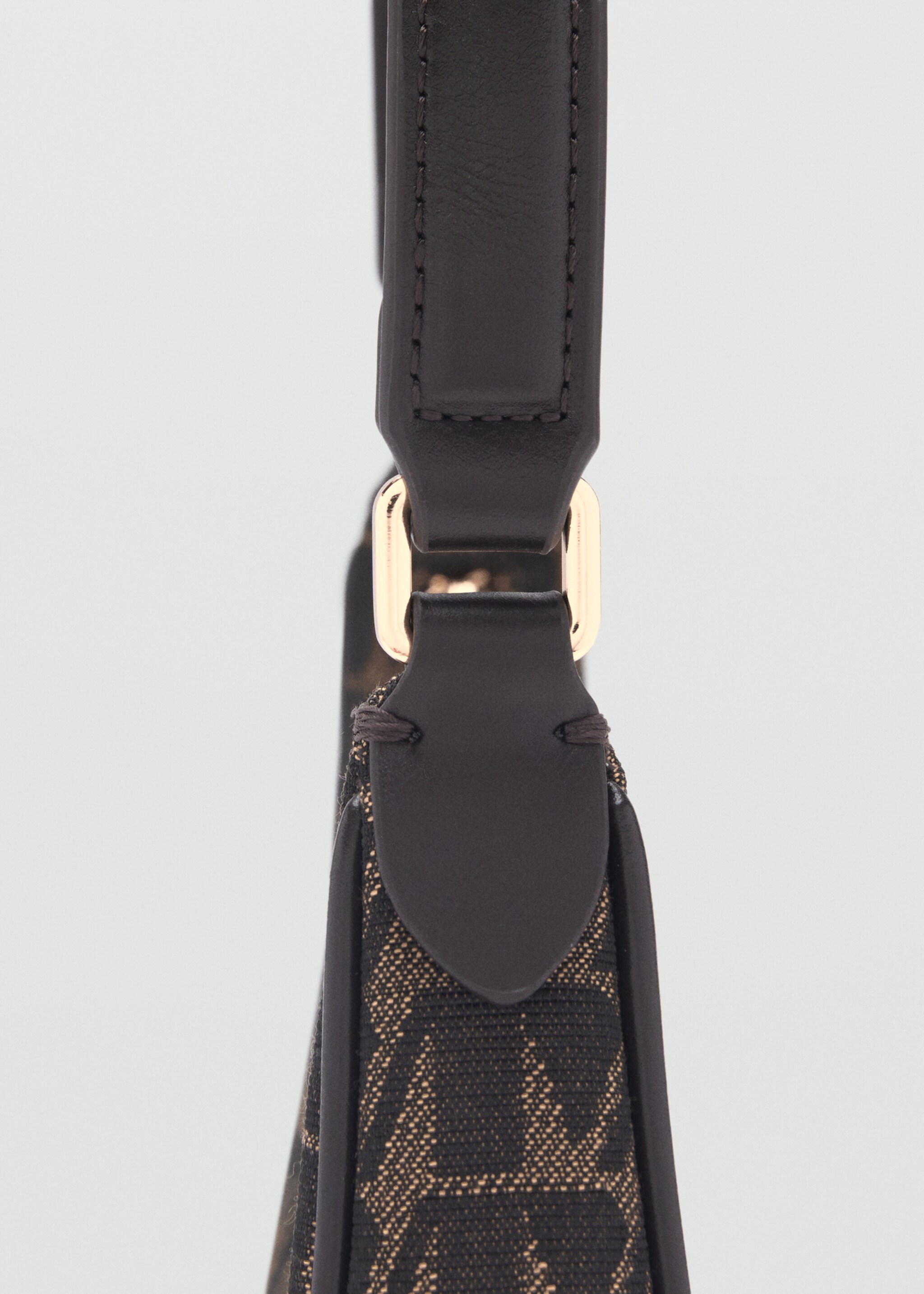 Bolso hombro estampado logo - Detalle del artículo 3, Chocolate. Ref: 87052025-00.