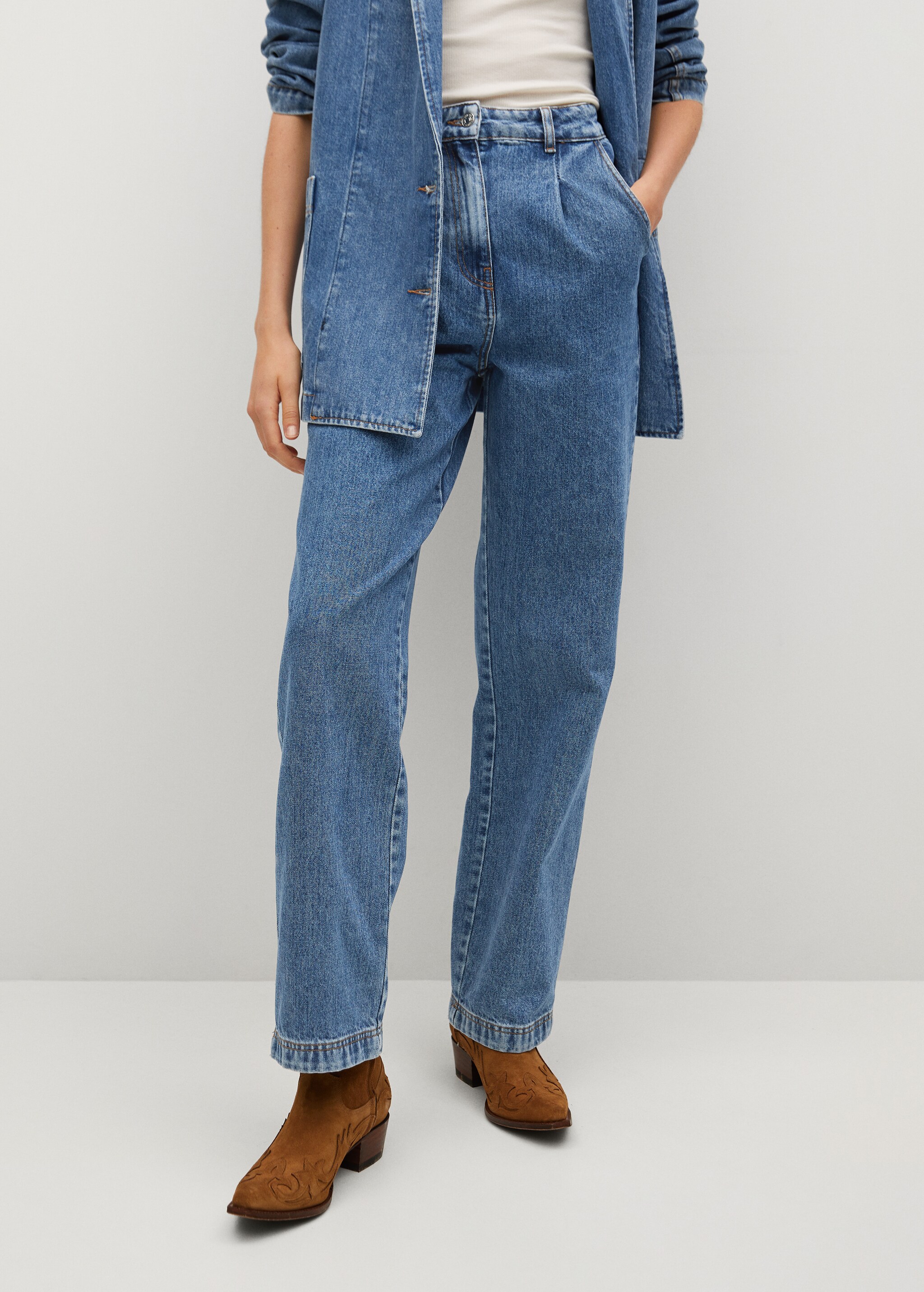 Jeans pinzas tiro alto - Plano medio