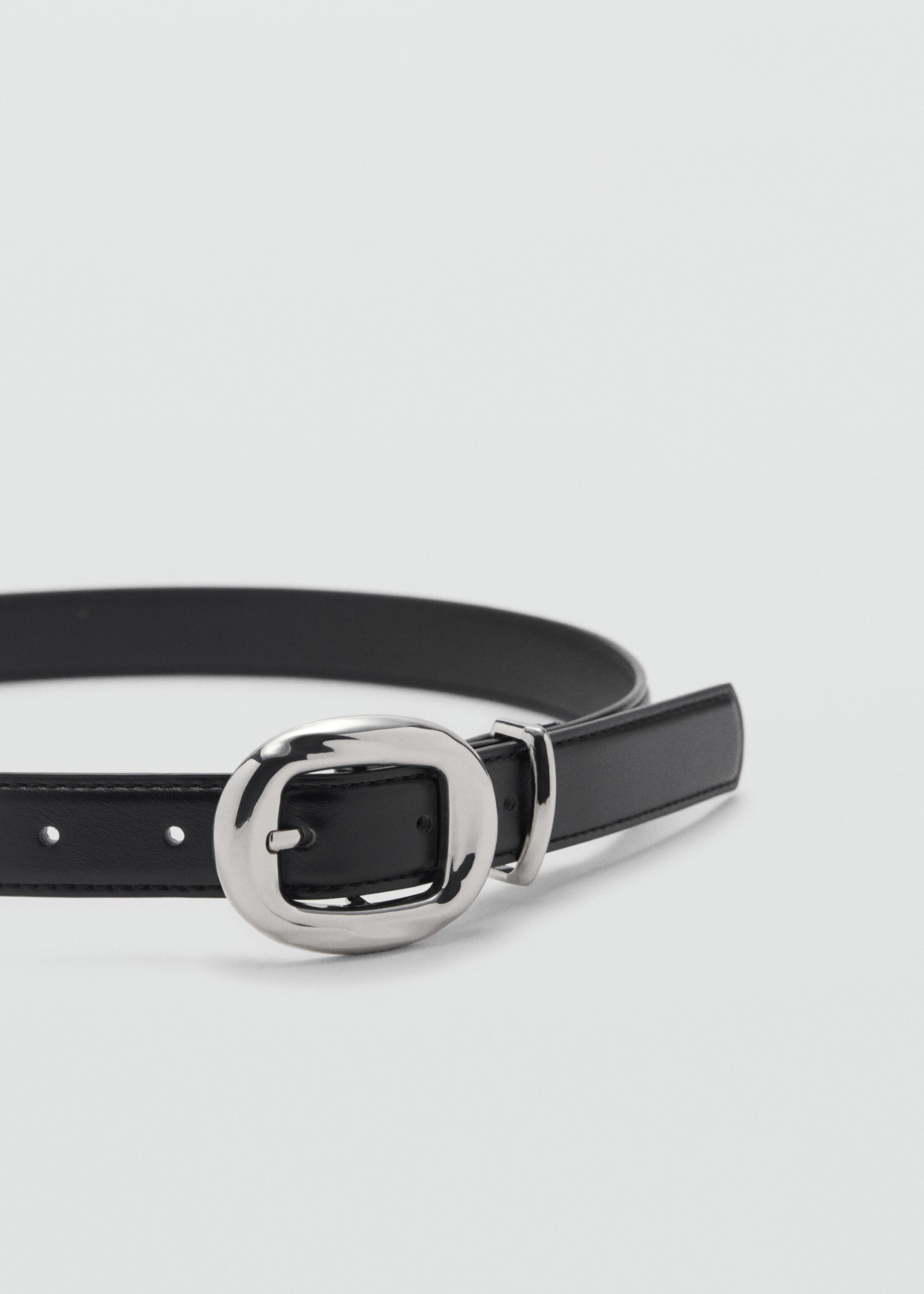 Rounded buckle belt - Medium plane, Black. Ref: 87052536-00.