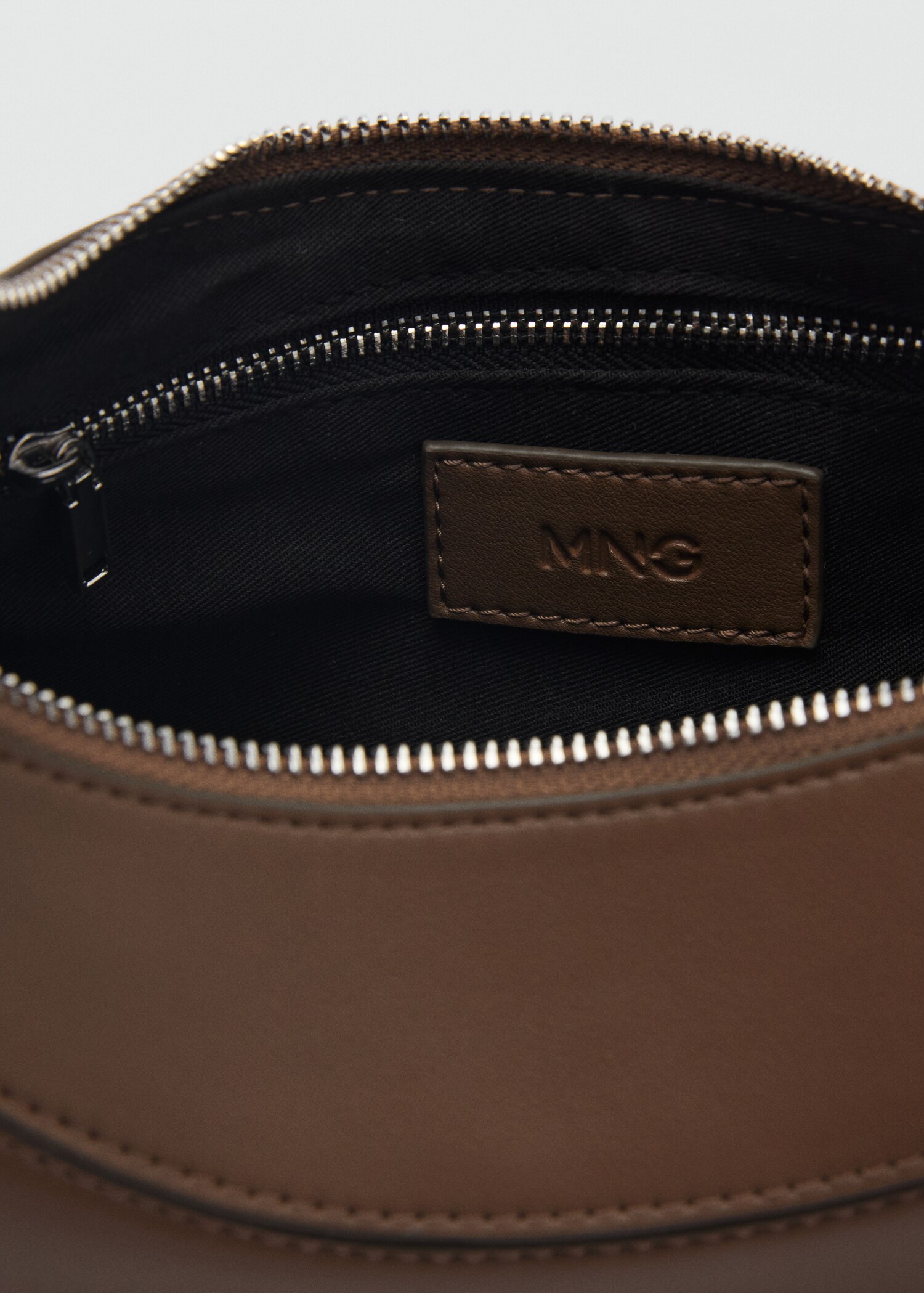 Oval shoulder bag - Details of the article 4