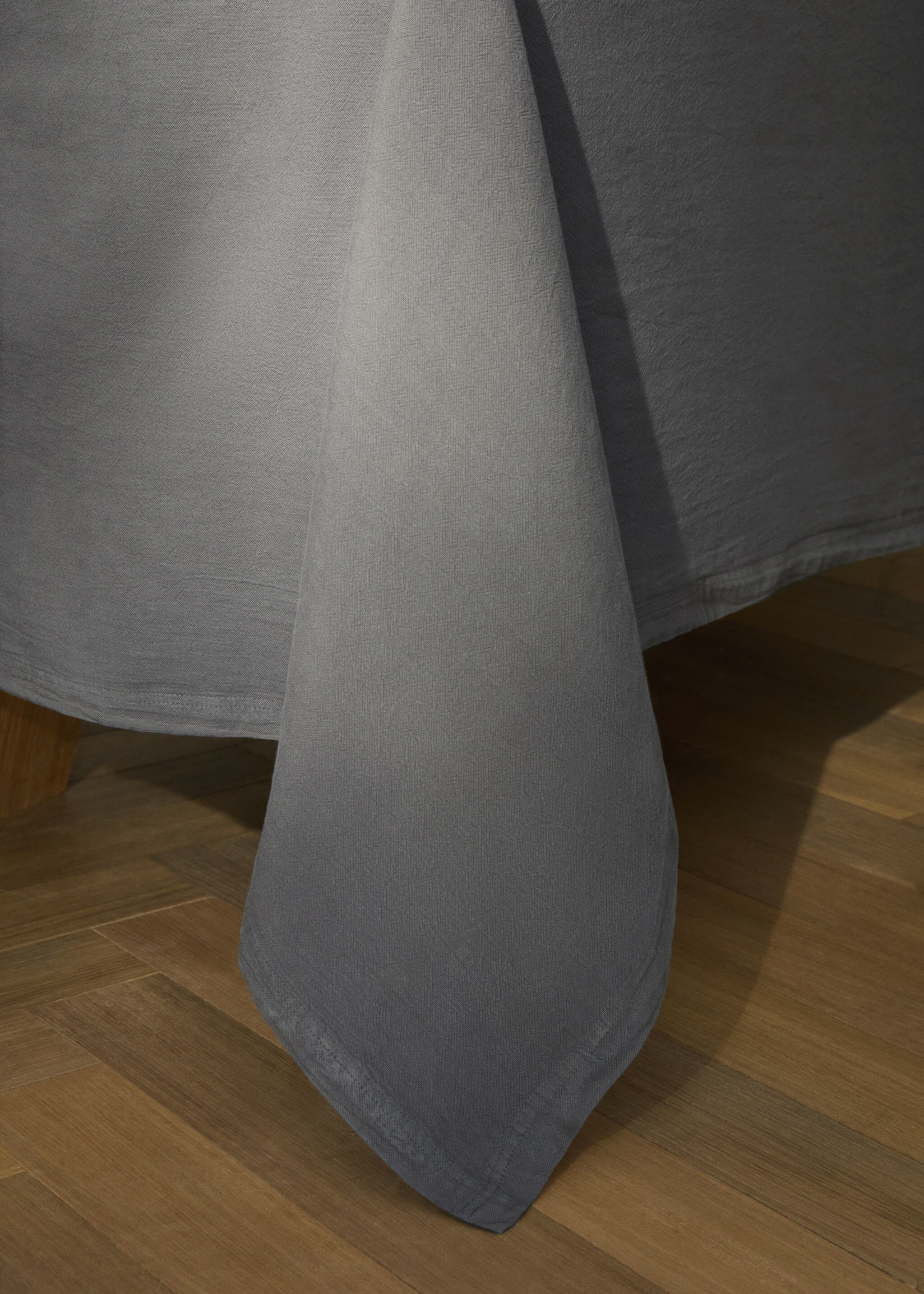 100% cotton tablecloth for 6 to 8 people - Details of the article 8, Medium Grey. Ref: 87052547-00.