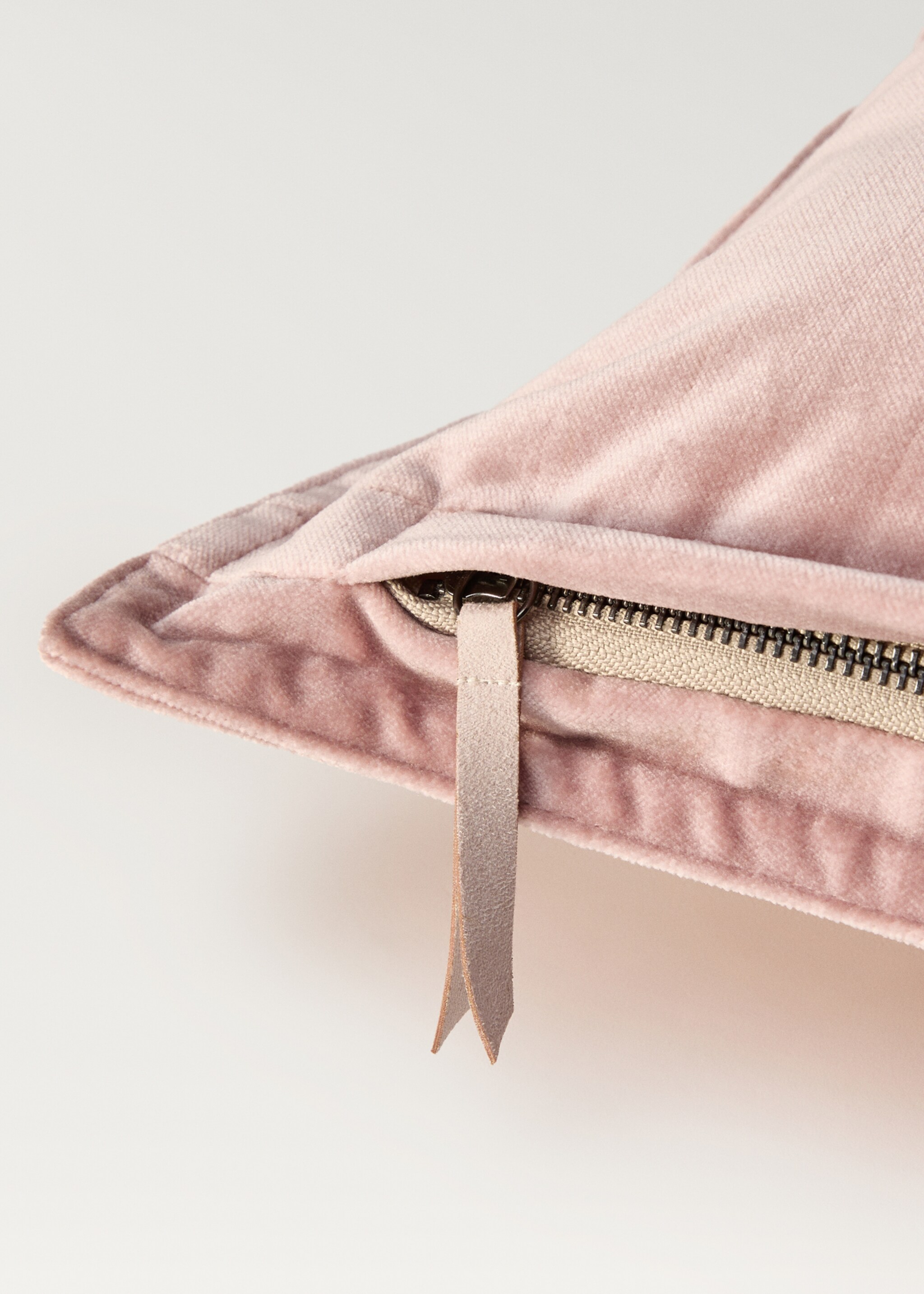 Velvet cushion cover 30x50 cm - Details of the article 1, Pink. Ref: 87052894-00.