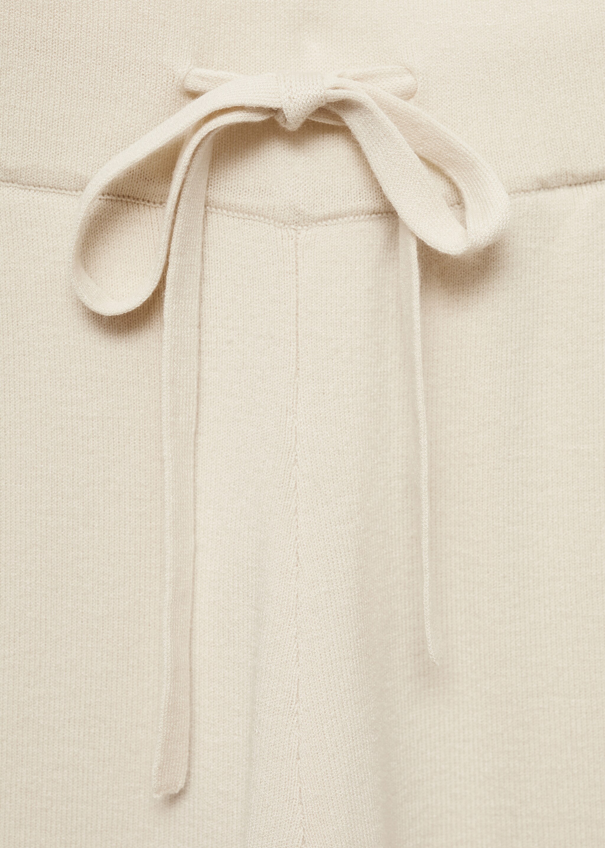 Geribde gebreide broek - Detail van het artikel 8, Licht/Pastelgrijs. Ref: 87052897-00.