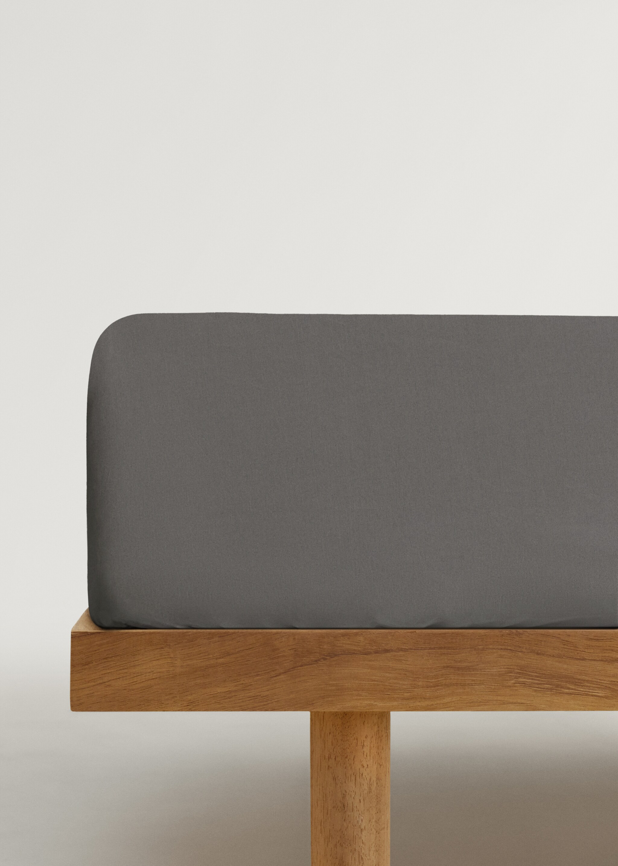 300-thread count percale cotton fitted sheet for 150 cm bed - Article without model, Medium Grey. Ref: 87052898-00.