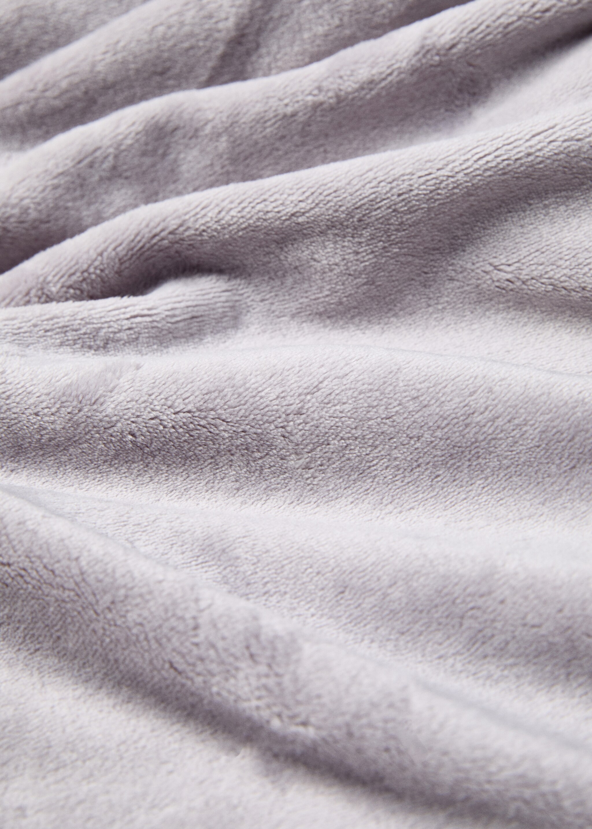 Large soft-touch fleece blanket - Details of the article 2, Light/Pastel Grey. Ref: 87052909-00.
