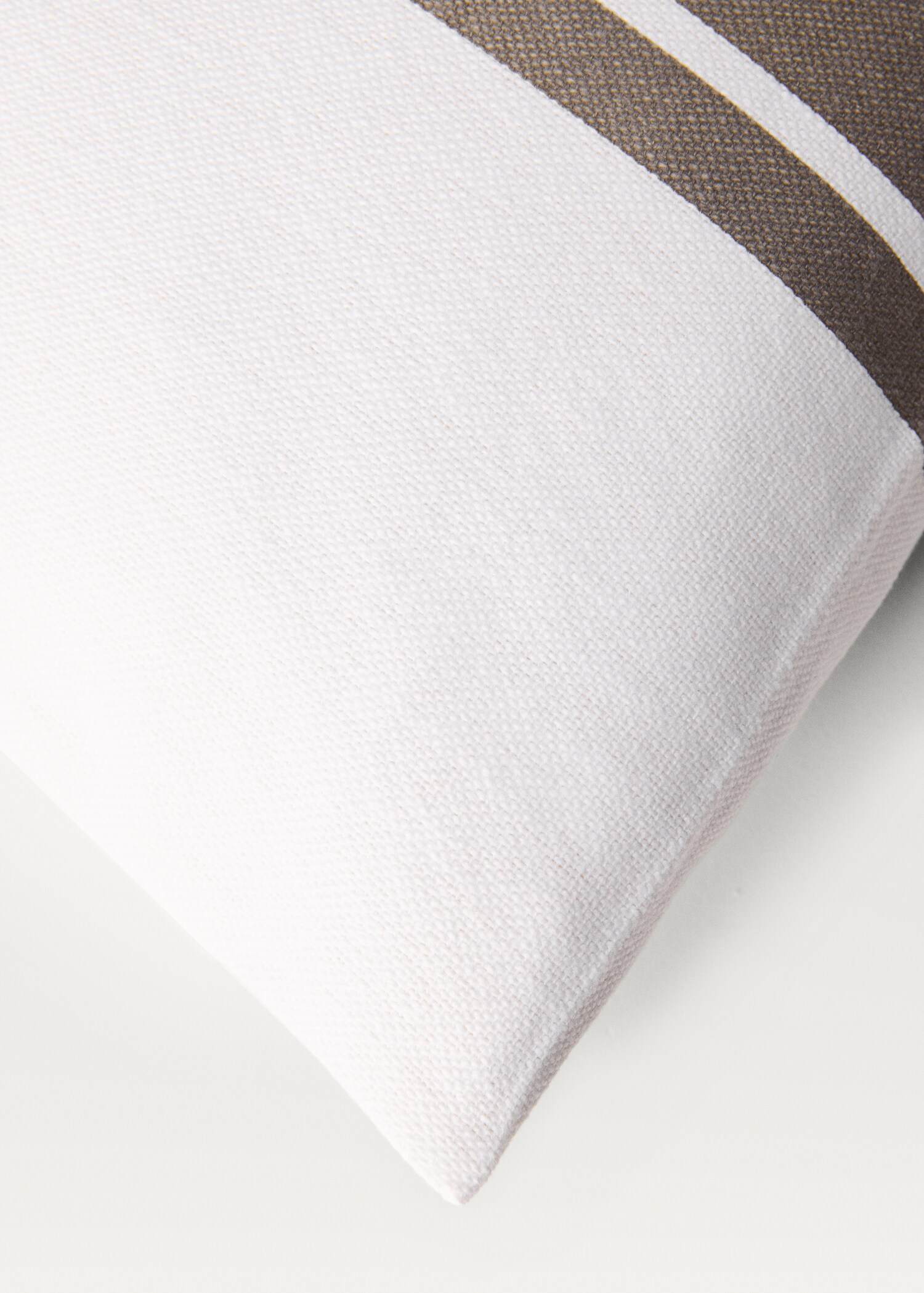 Cushion cover with stripe detail 45x45 cm - Details of the article 2