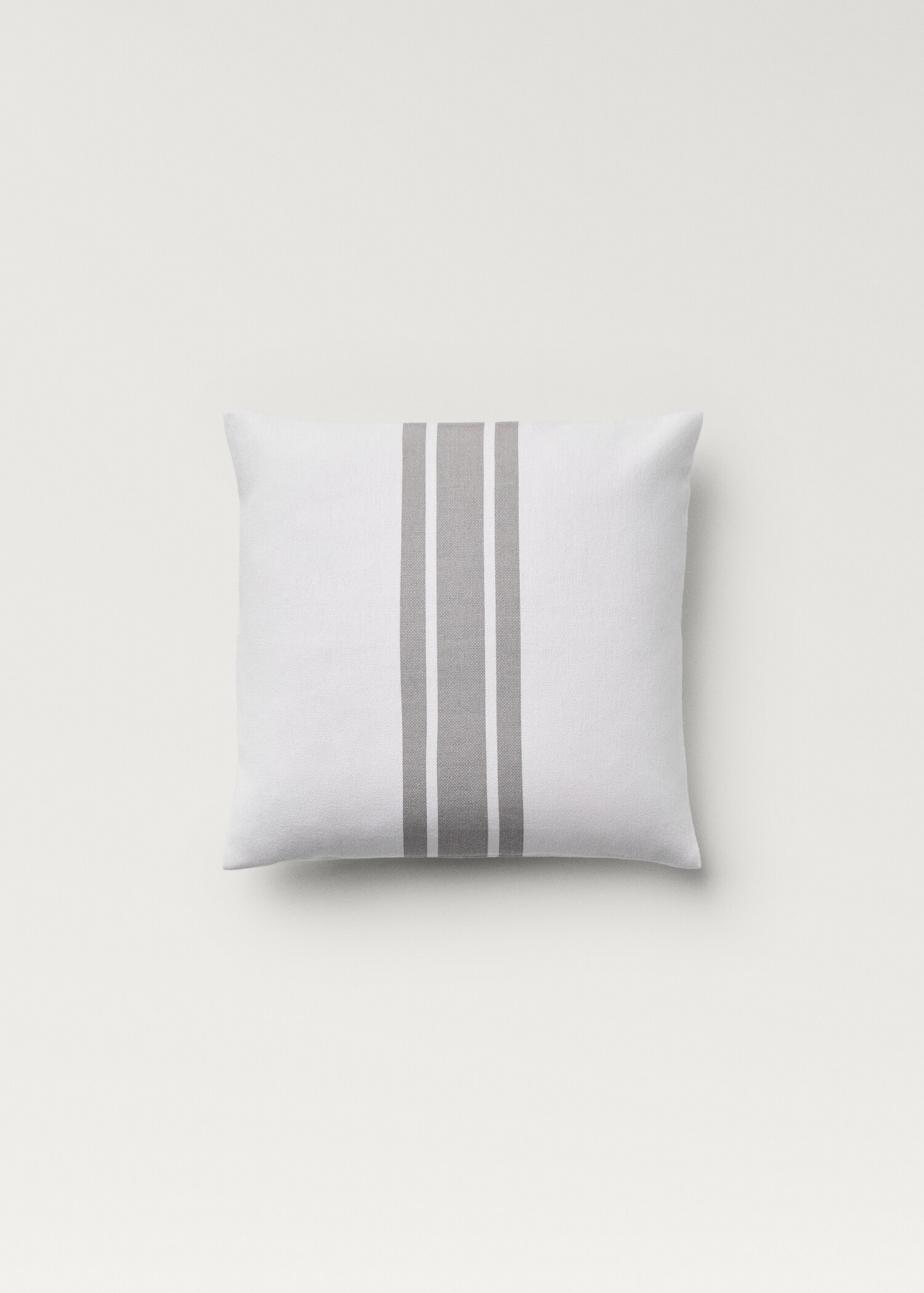 Cushion cover with stripe detail 45x45 cm - Article without model