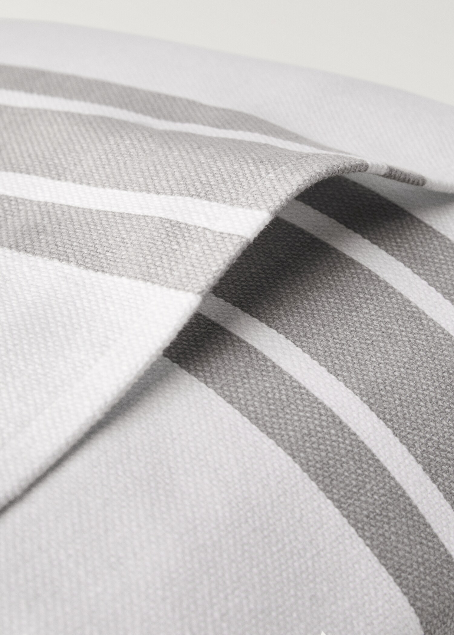 Cushion cover with stripe detail 45x45 cm - Details of the article 1