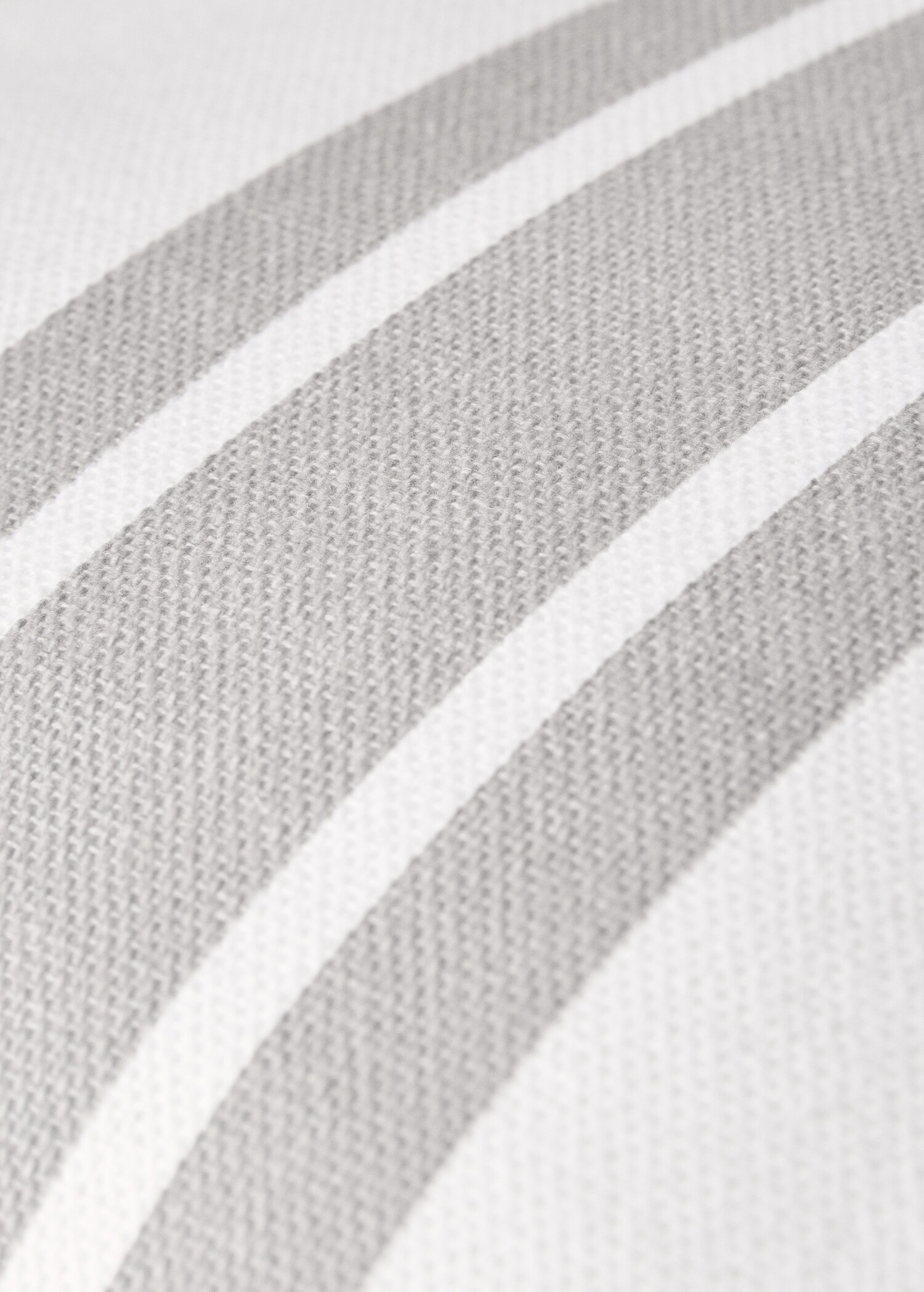 Cushion cover with stripe detail 45x45 cm - Details of the article 3