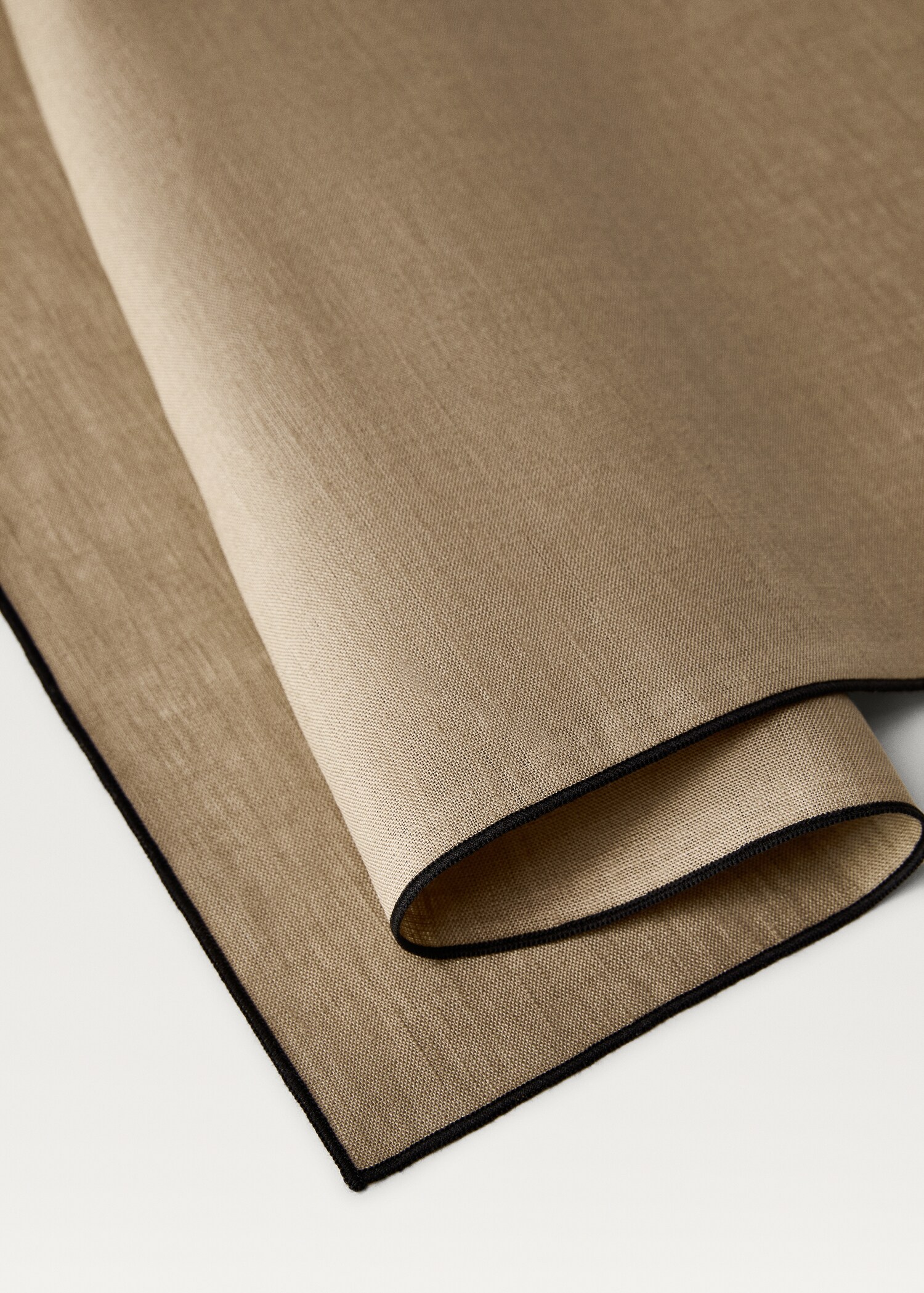 Set de table en lin détail de liséré - Détail de l'article 1