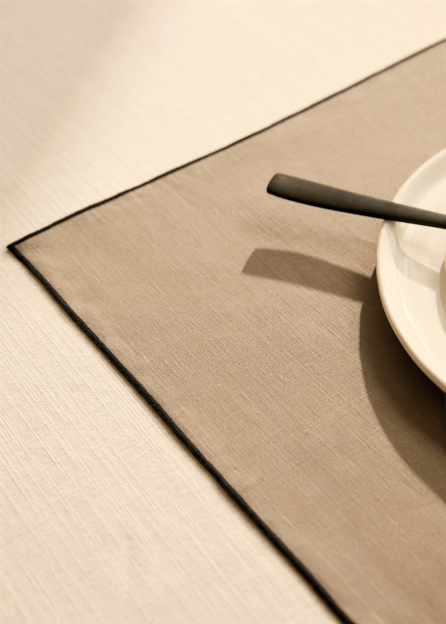 Set de table en lin détail de liséré - Détail de l'article 8