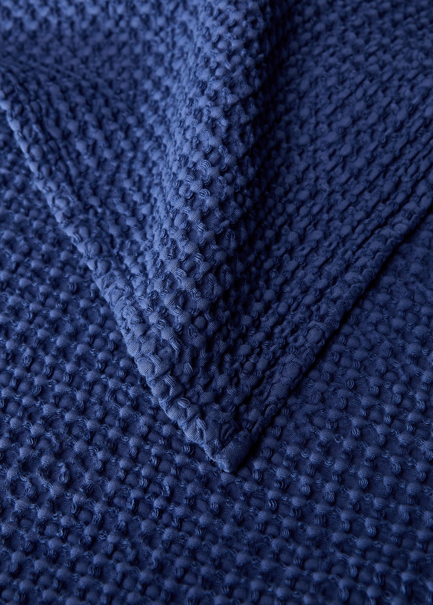 Garment-dyed waffle cotton bedspread for 130/150 cm bed - Details of the article 1