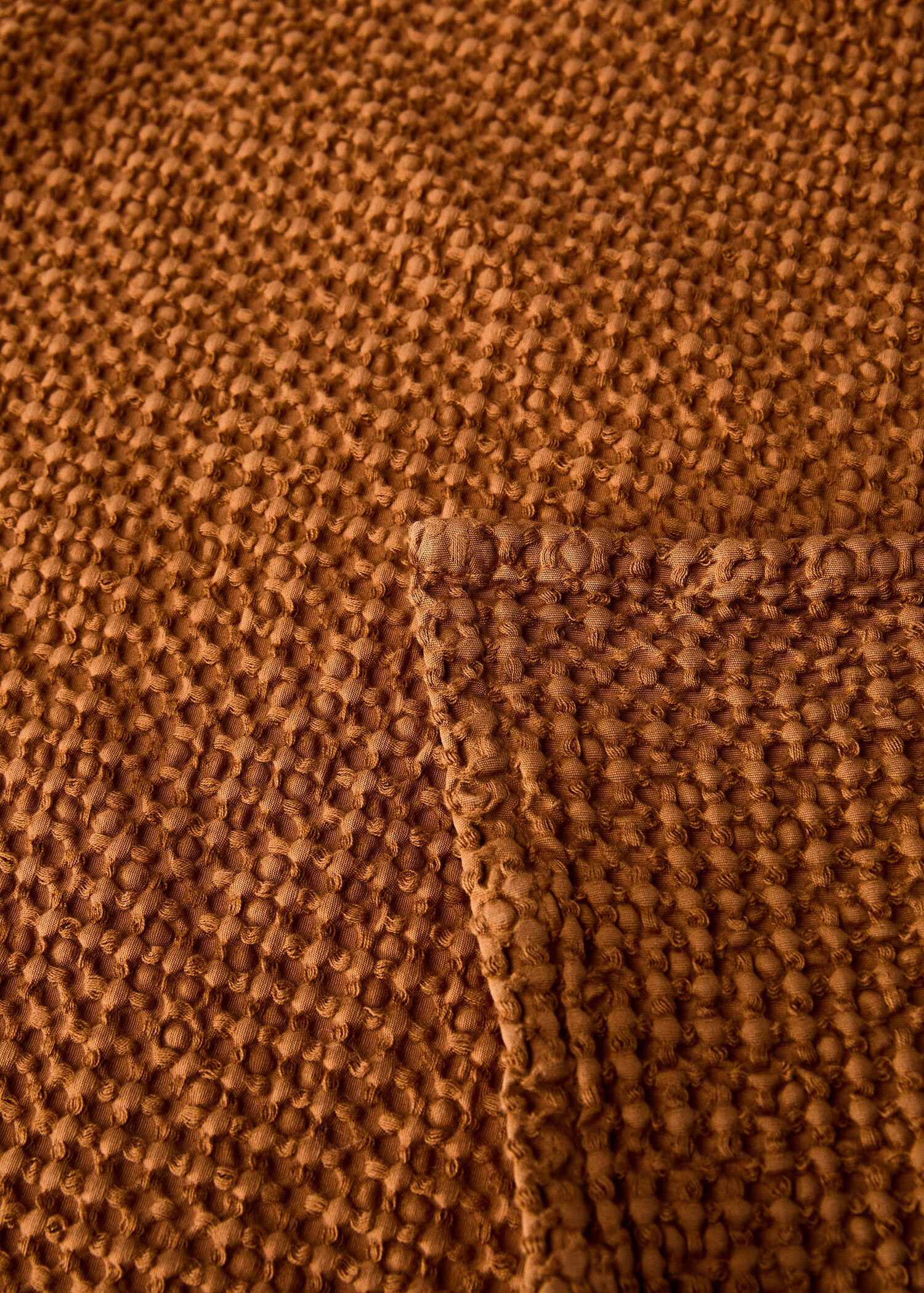 Garment-dyed waffle cotton bedspread for 130/150 cm bed - Details of the article 2