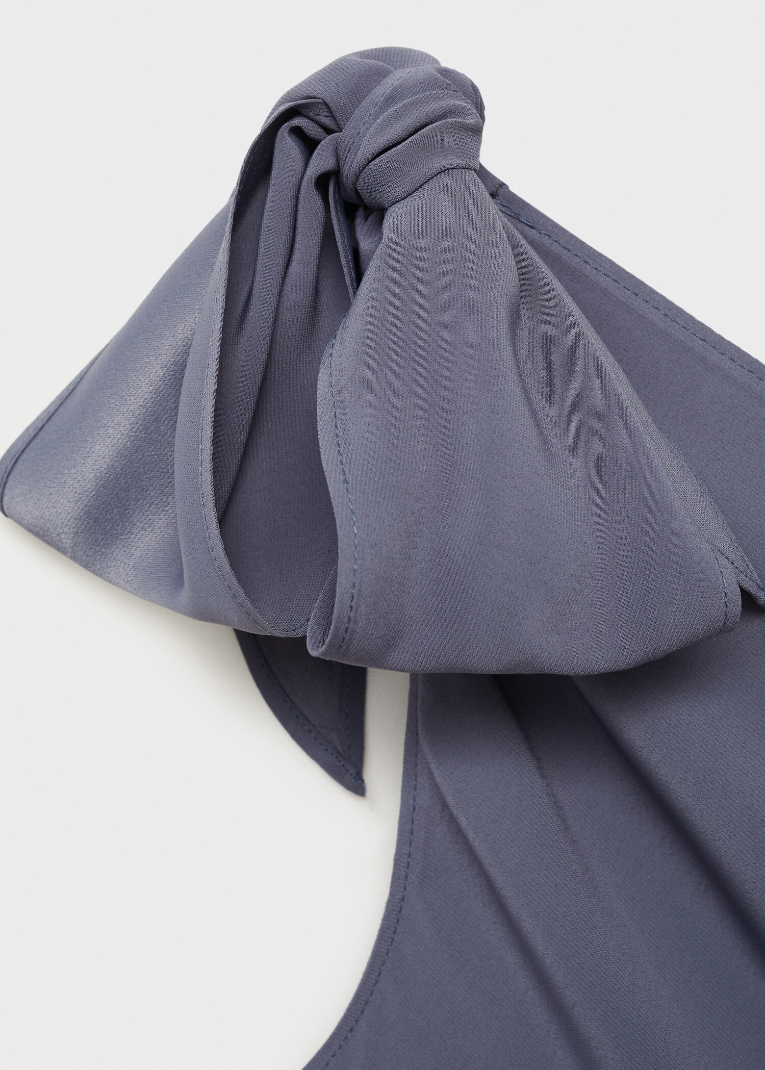 Saténový asymetrický overal s mašlí - Detail zboží 0