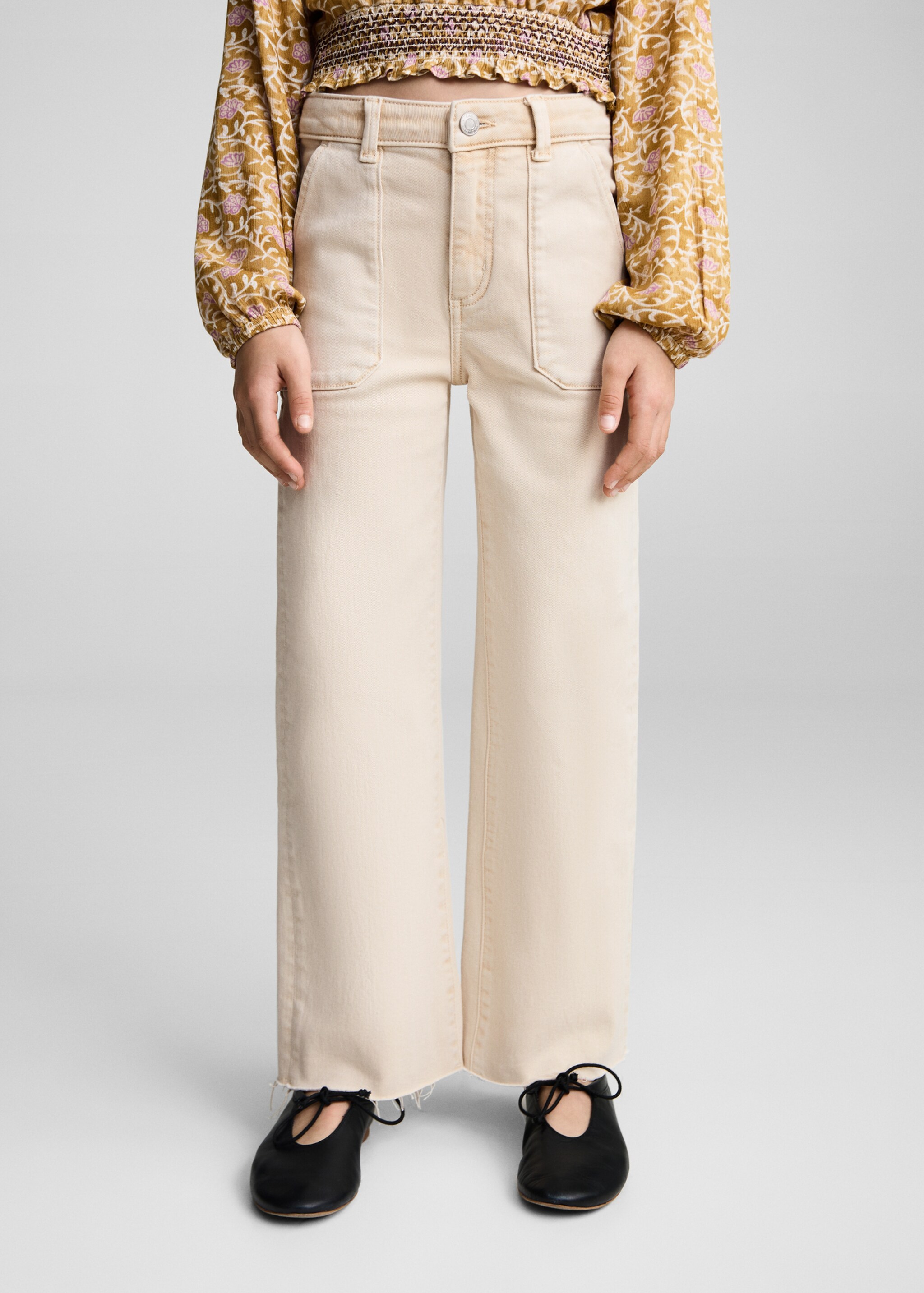 Utility pocket jeans - Details of the article 6, Ecru. Ref: 87053270-00.