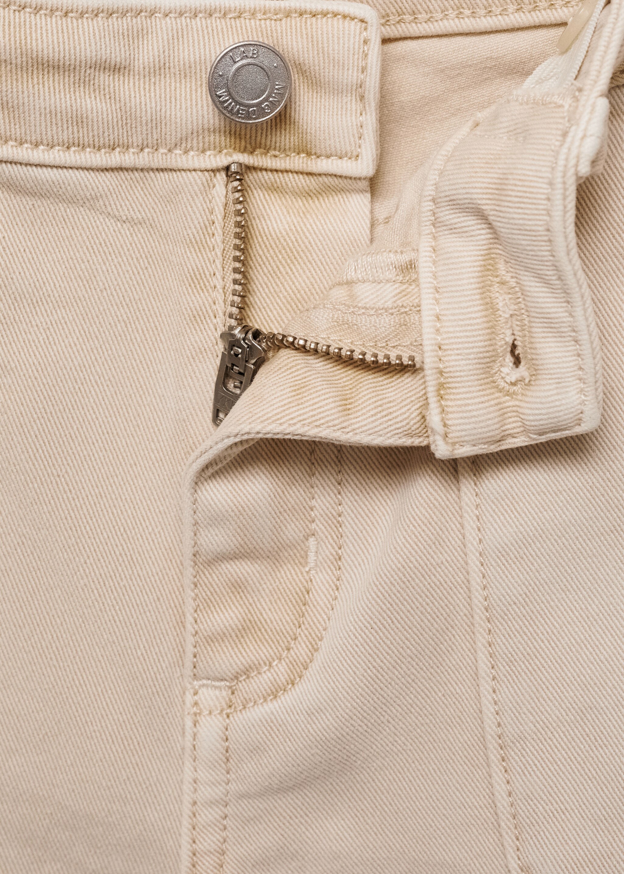 Utility pocket jeans - Details of the article 8, Ecru. Ref: 87053270-00.