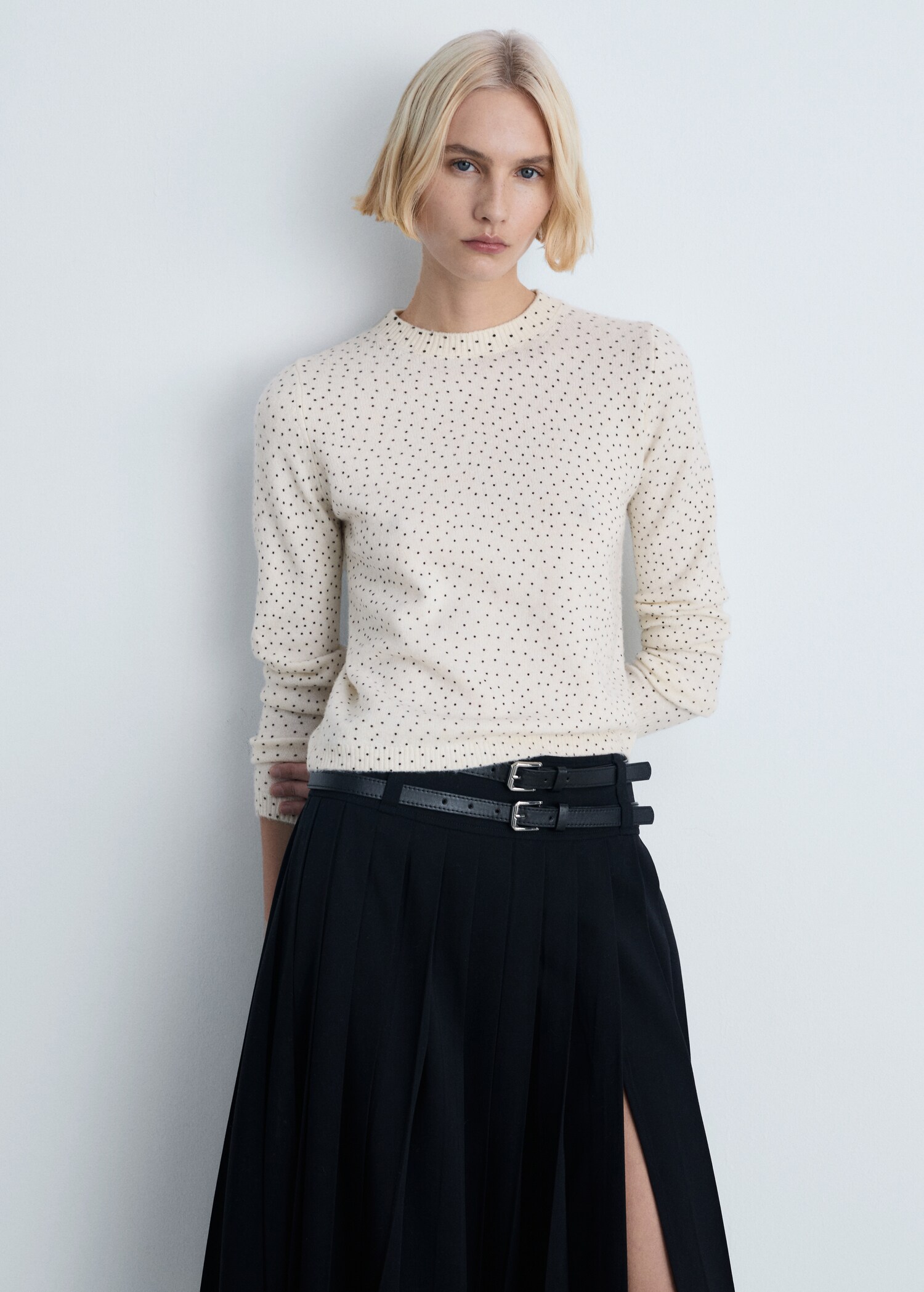 Polka-dot knitted sweater - Medium plane
