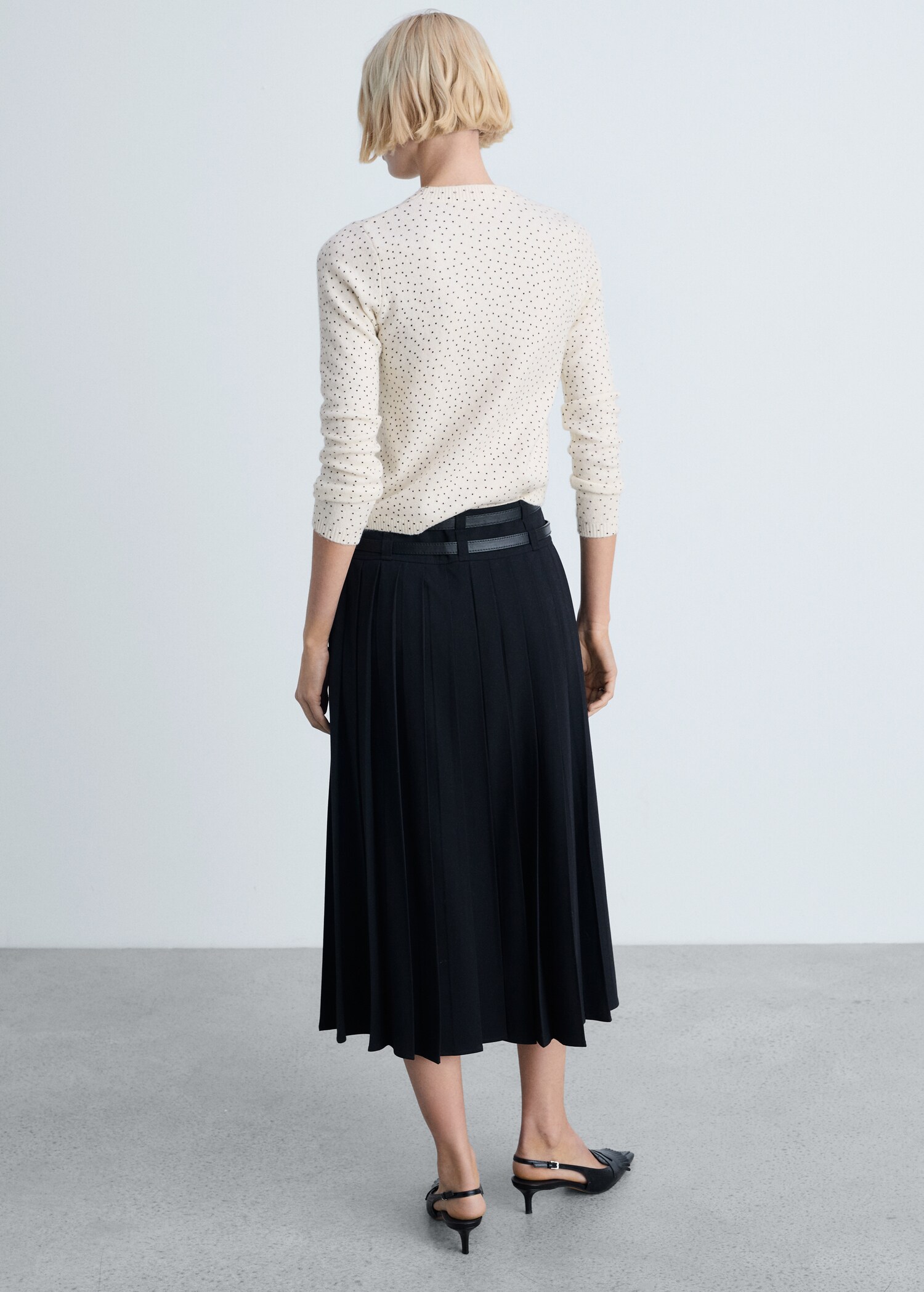 Polka-dot knitted sweater - Reverse of the article