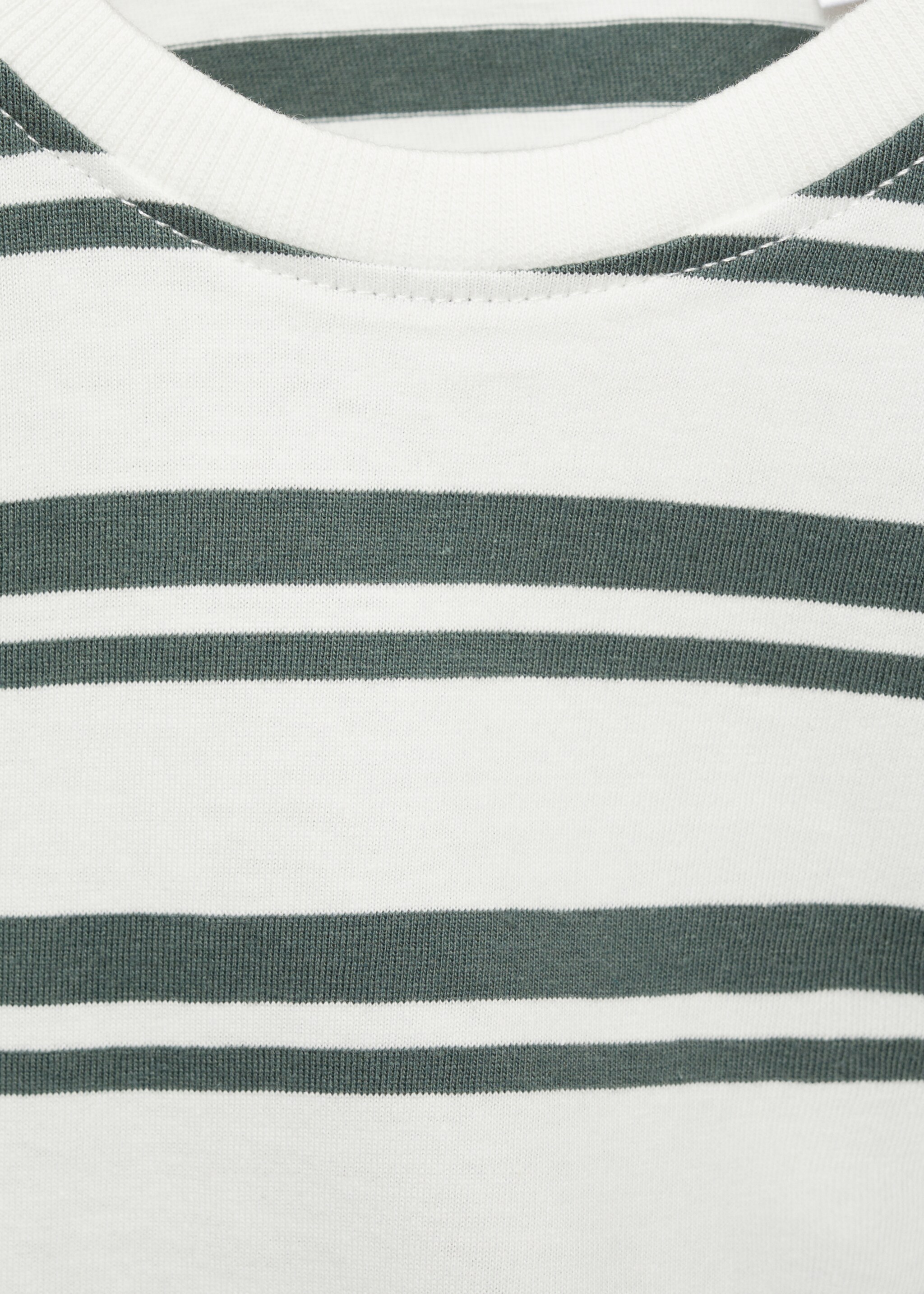 Gestreiftes T-Shirt aus 100 % Baumwolle - Detail des Artikels 8, Waldgrün. Ref: 87053276-00.