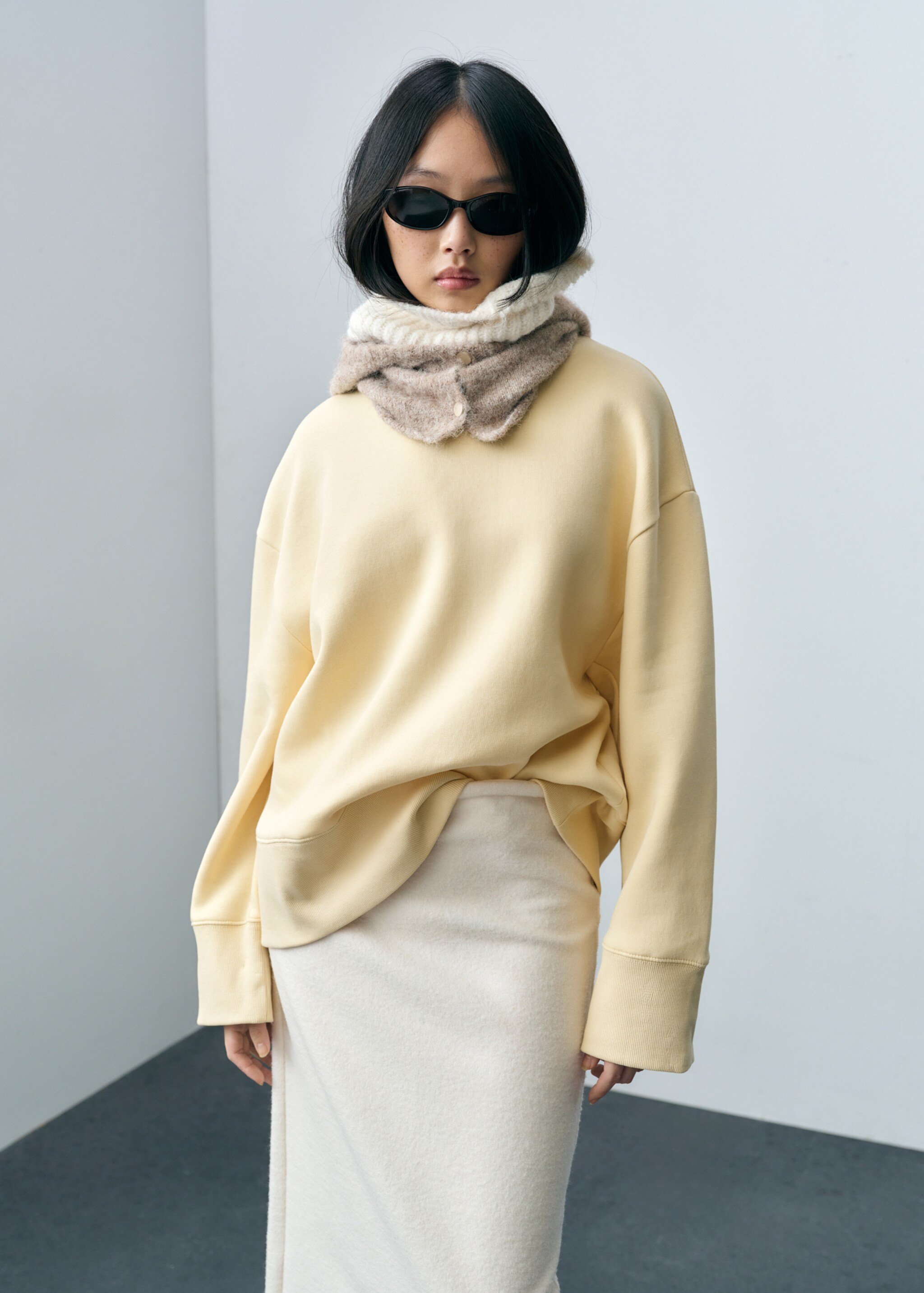 Katoenen oversized sweatshirt - Middenvlak, Pastelgeel. Ref: 87053280-00.