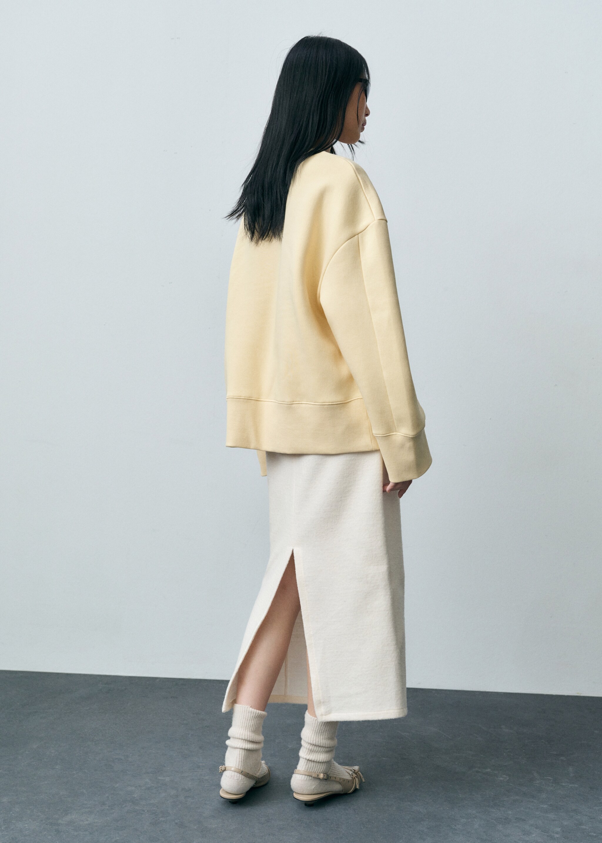 Katoenen oversized sweatshirt - Achterkant van het artikel, Pastelgeel. Ref: 87053280-00.