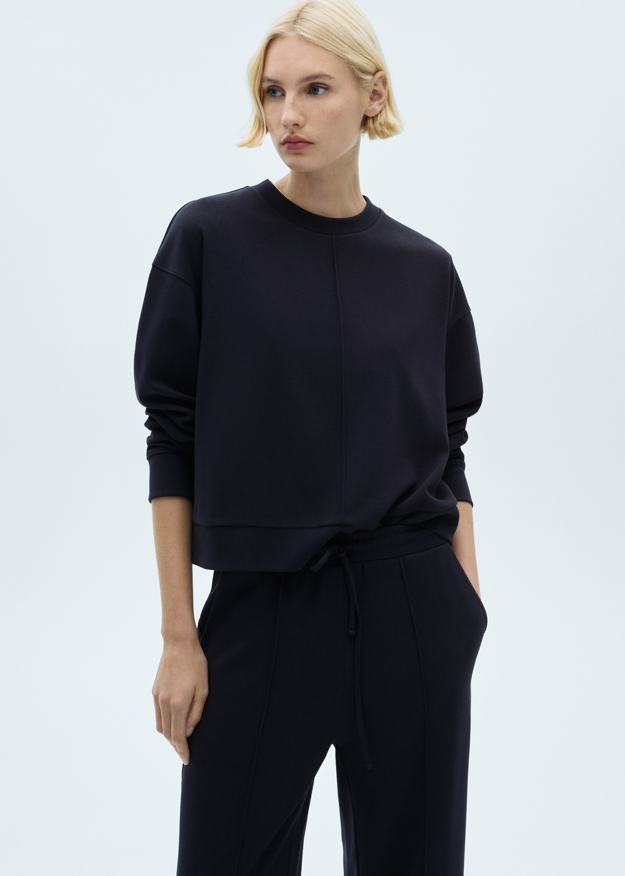 Rundhals-Sweatshirt mit Nahtdetail - Mittlere Ansicht, Dunkles Marineblau. Ref: 87053281-00.